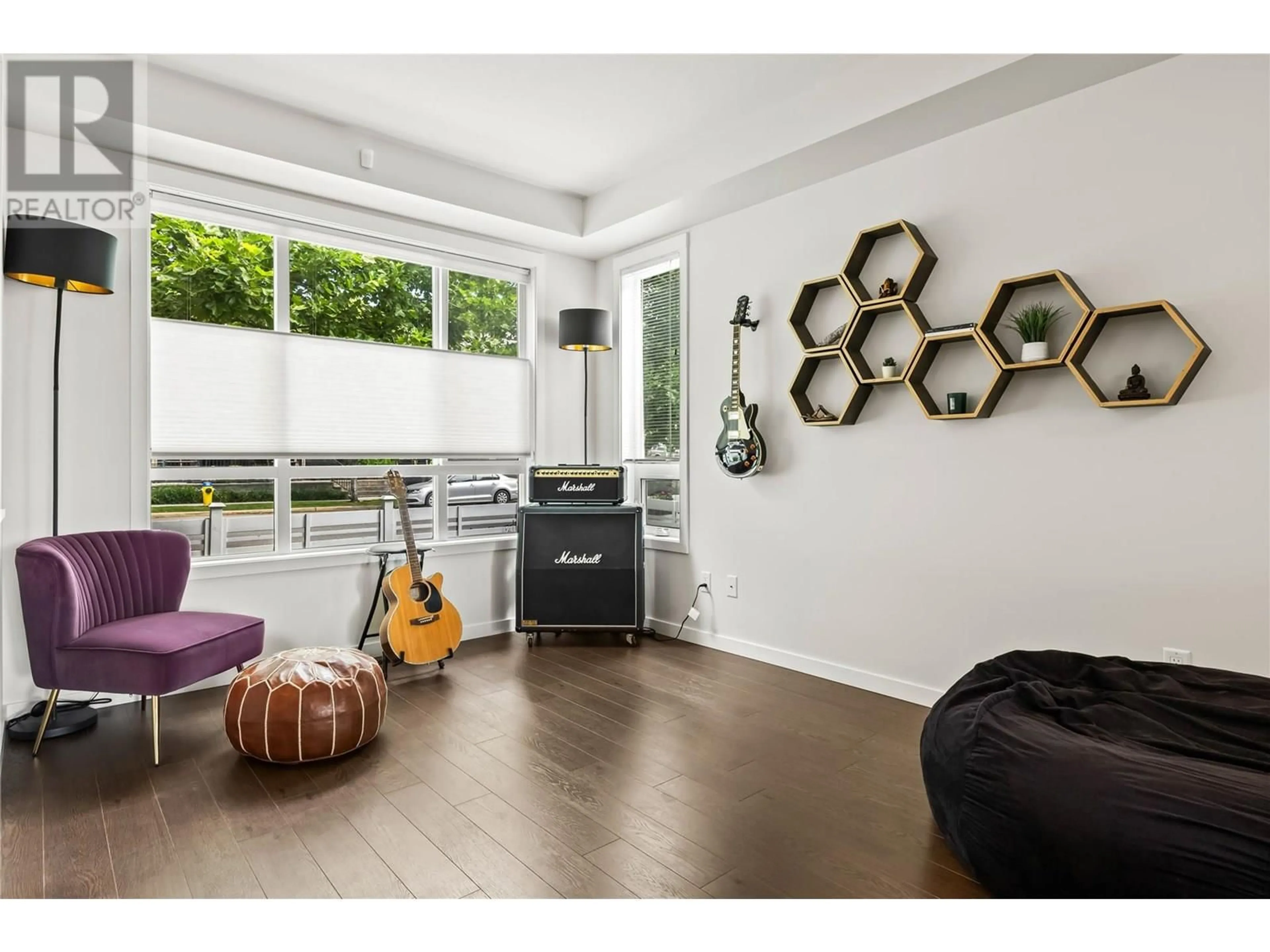 A pic of a room for 597 BOYNTON PLACE, Kelowna British Columbia V1V3B5
