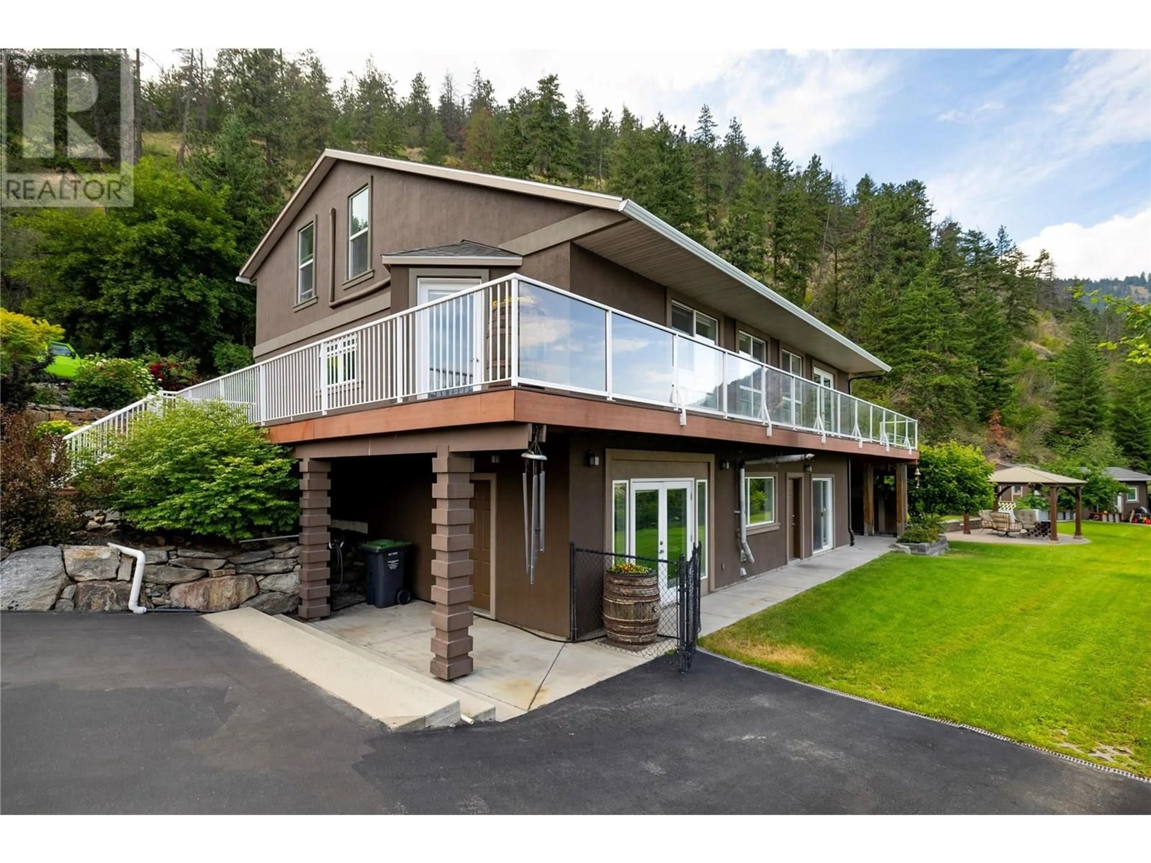Home with vinyl exterior material, unknown for 16904 GATZKE ROAD, Lake Country British Columbia V4V2J1