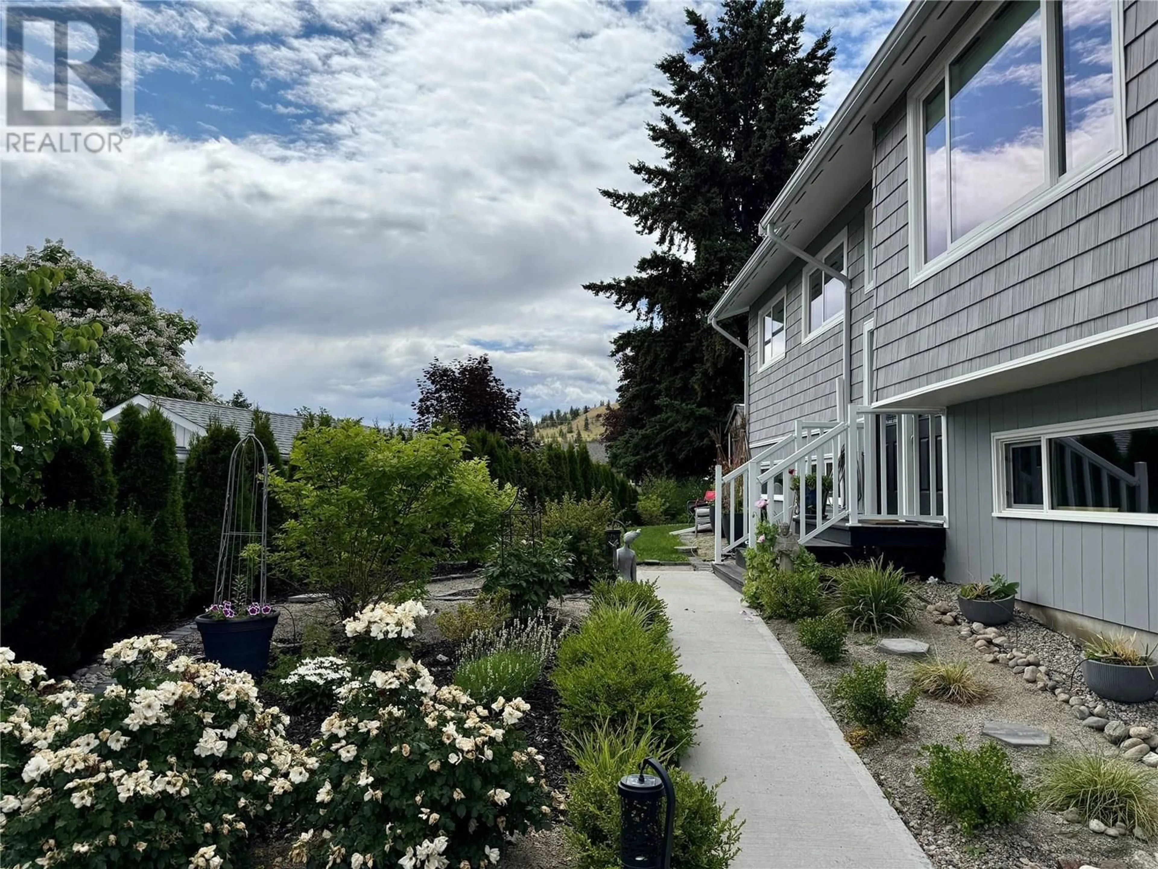 A pic from outside/outdoor area/front of a property/back of a property/a pic from drone, mountain view for 11315 WARD STREET, Summerland British Columbia V0H1Z0