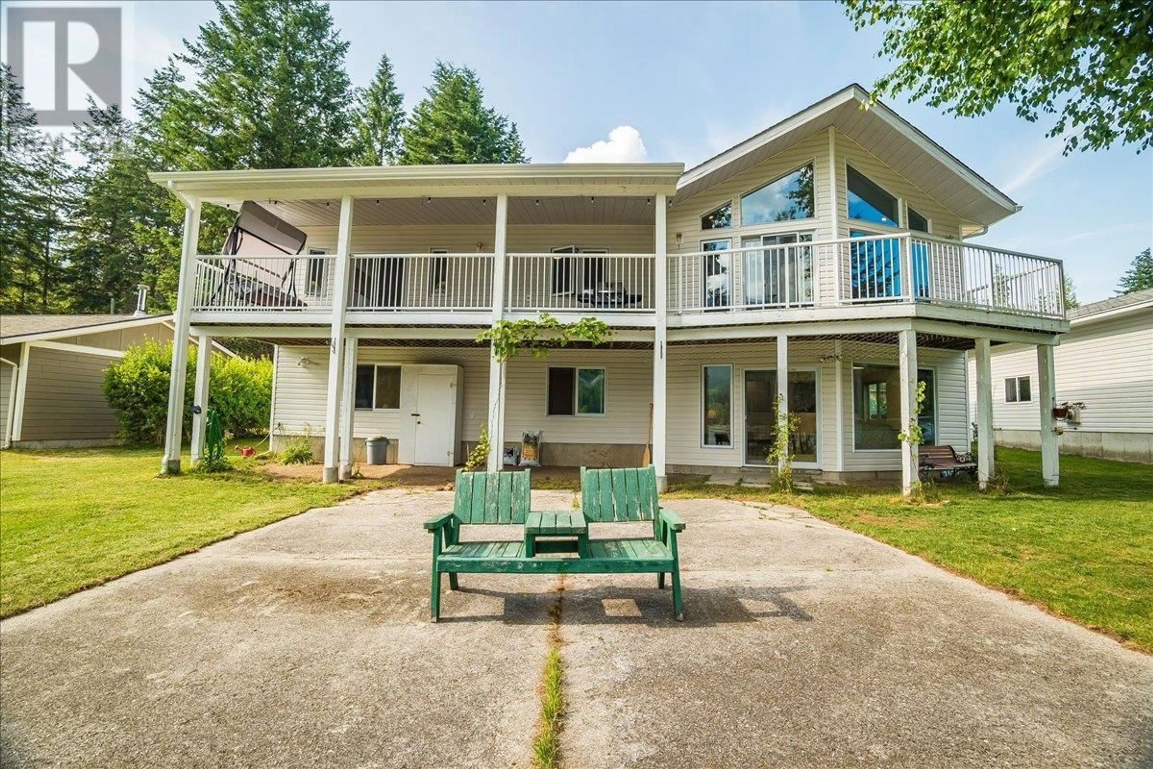Patio, water/lake/river/ocean view for 7620 3A HIGHWAY, Balfour British Columbia V0G1C0