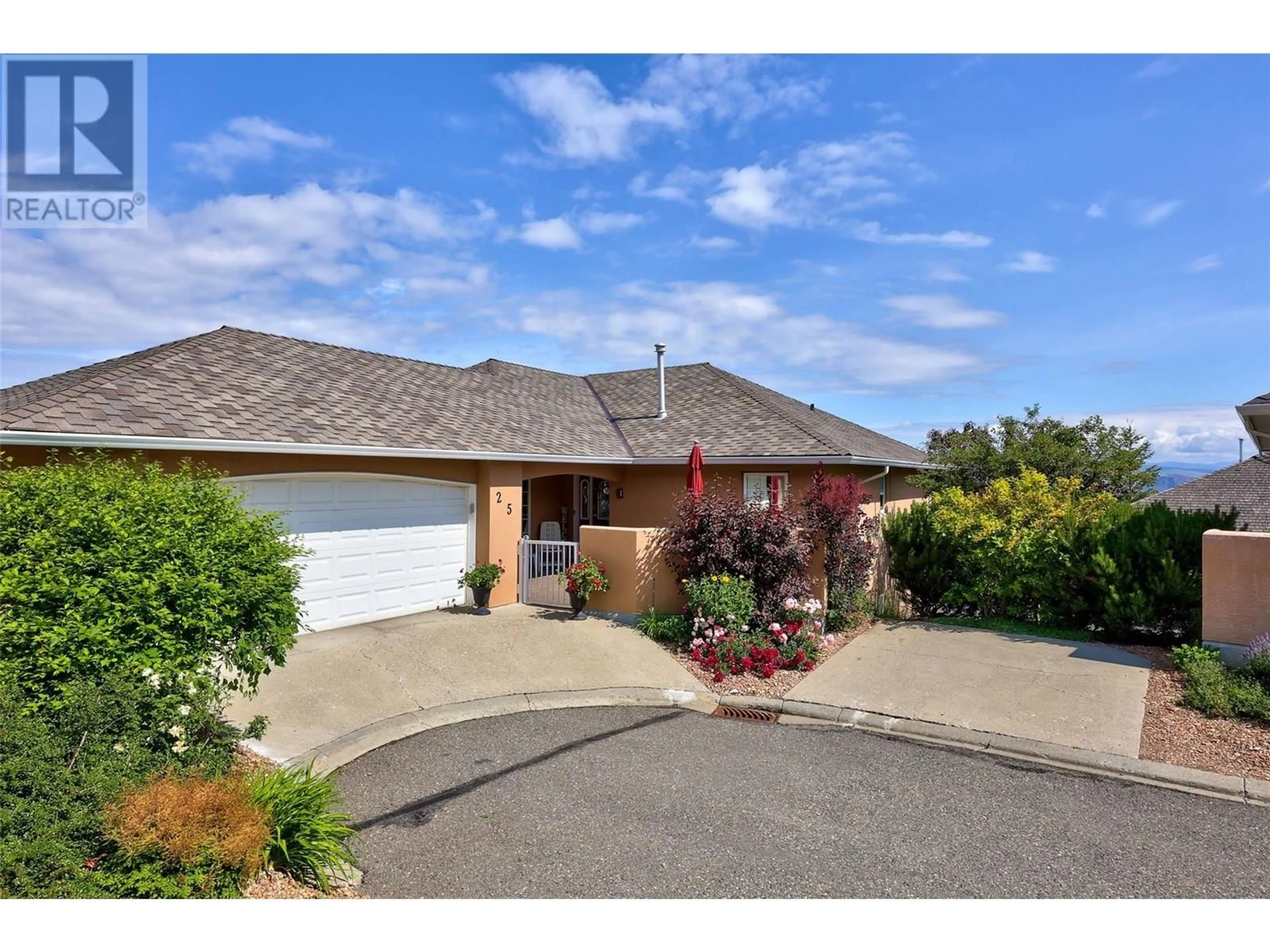 A pic from outside/outdoor area/front of a property/back of a property/a pic from drone, street for 25 - 2080 PACIFIC WAY, Kamloops British Columbia V1S1V3