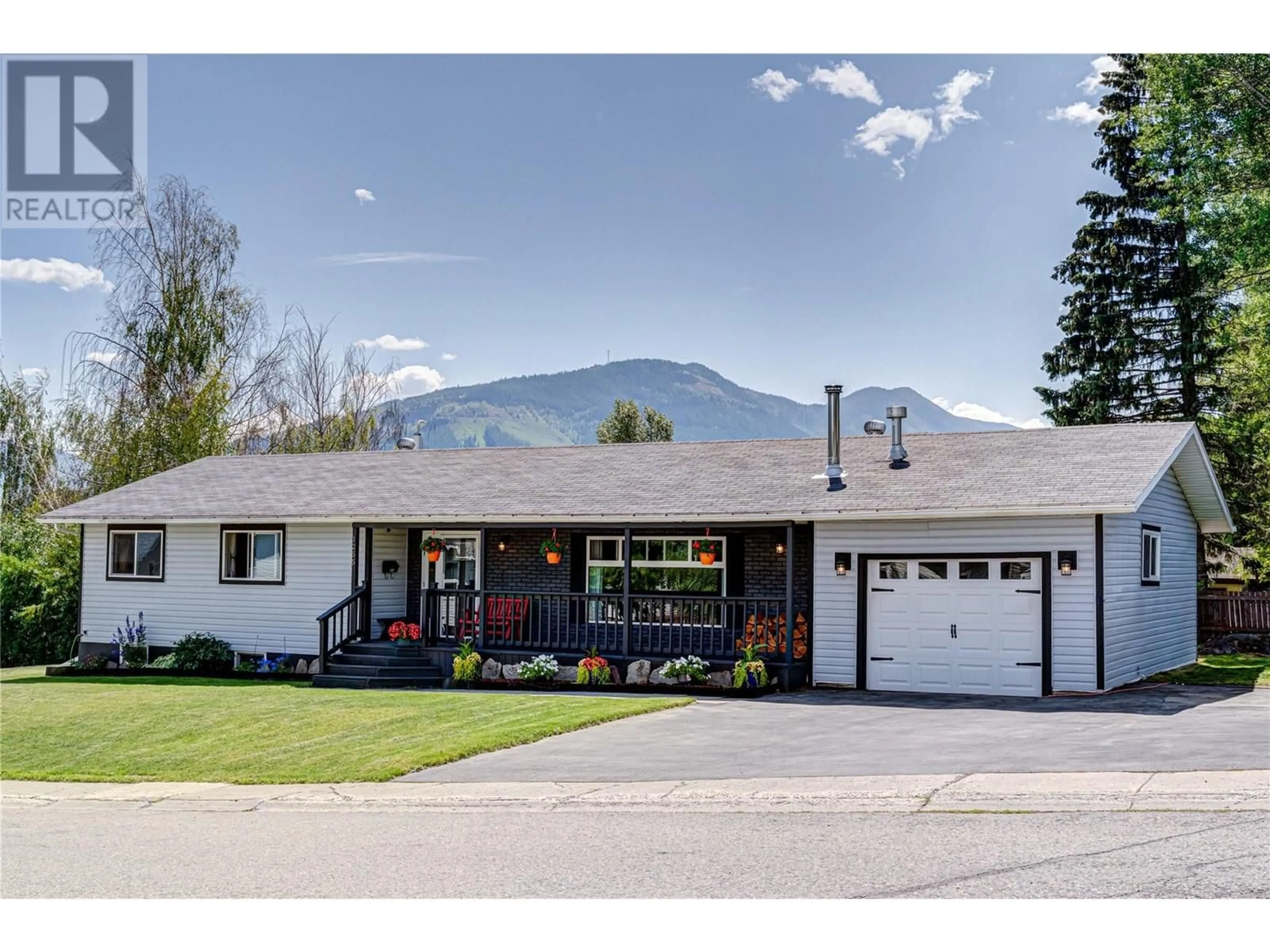 Home with vinyl exterior material, mountain view for 1255 HICKORY CRESCENT, Sparwood British Columbia V0B2G2