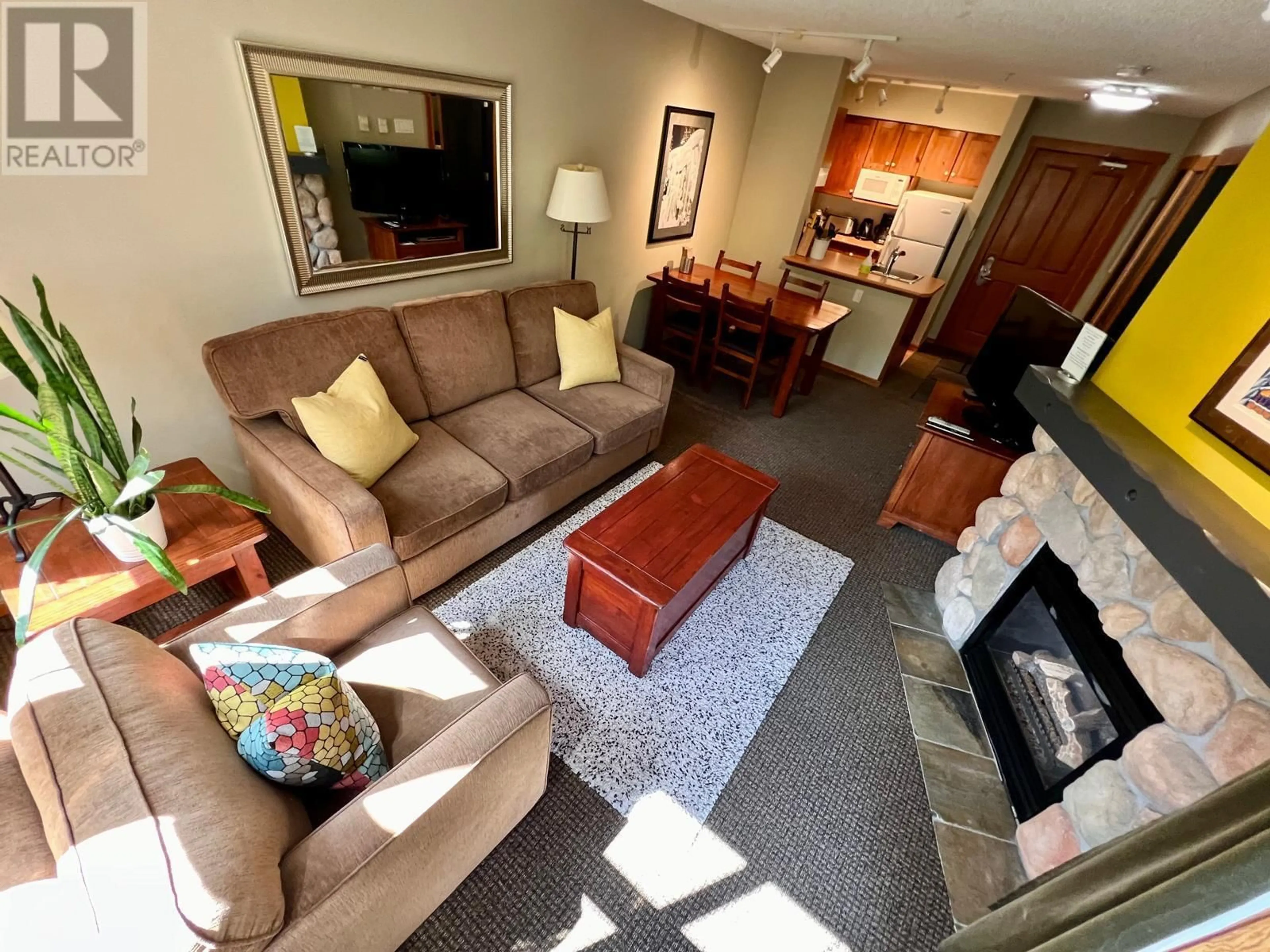 Living room with furniture, unknown for 313 - 2060 SUMMIT DRIVE OTHER, Panorama British Columbia V0A1T0