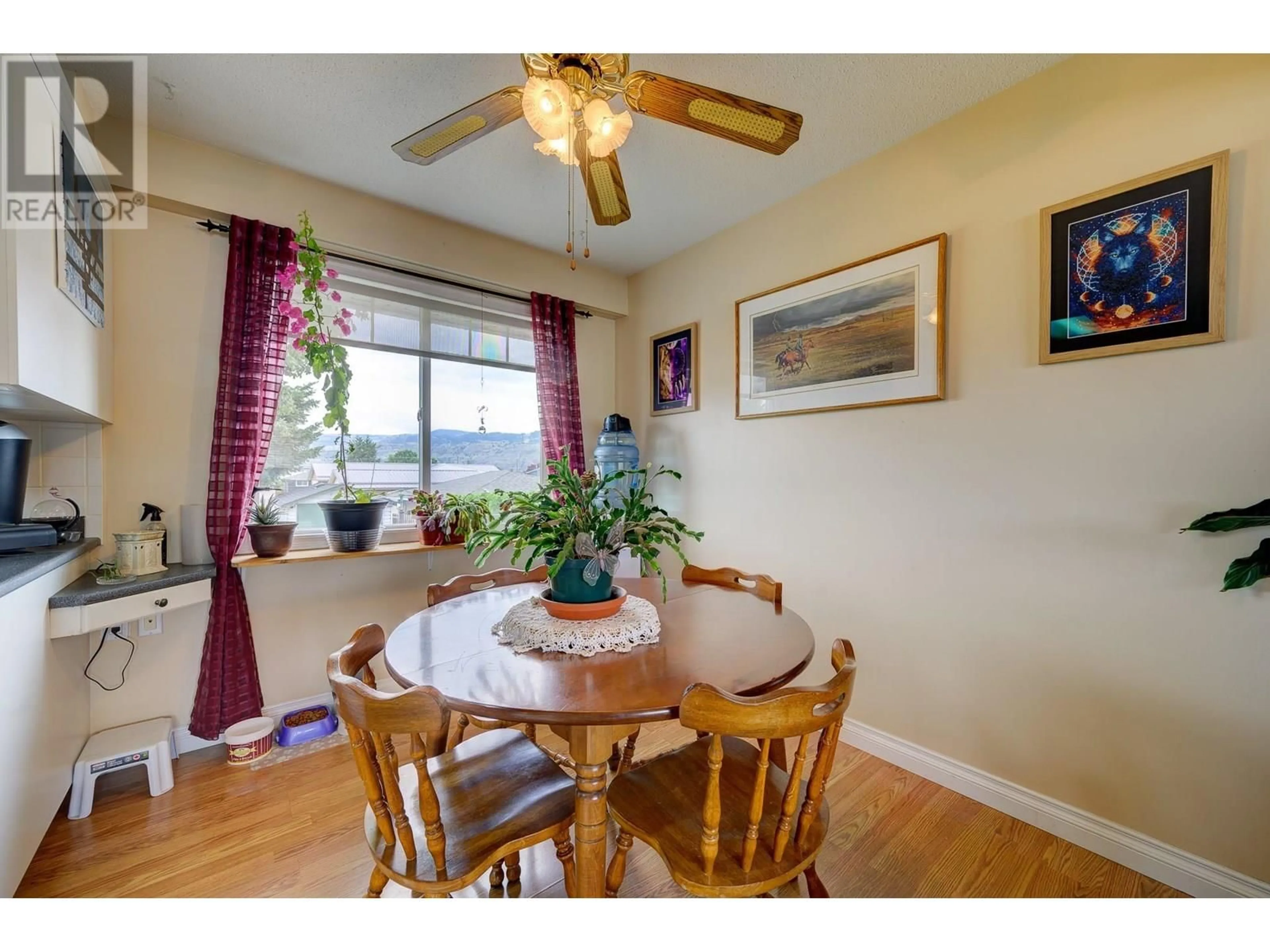 Dining room, wood/laminate floor for 927 CRANBROOK PLACE, Kamloops British Columbia V2B2A8