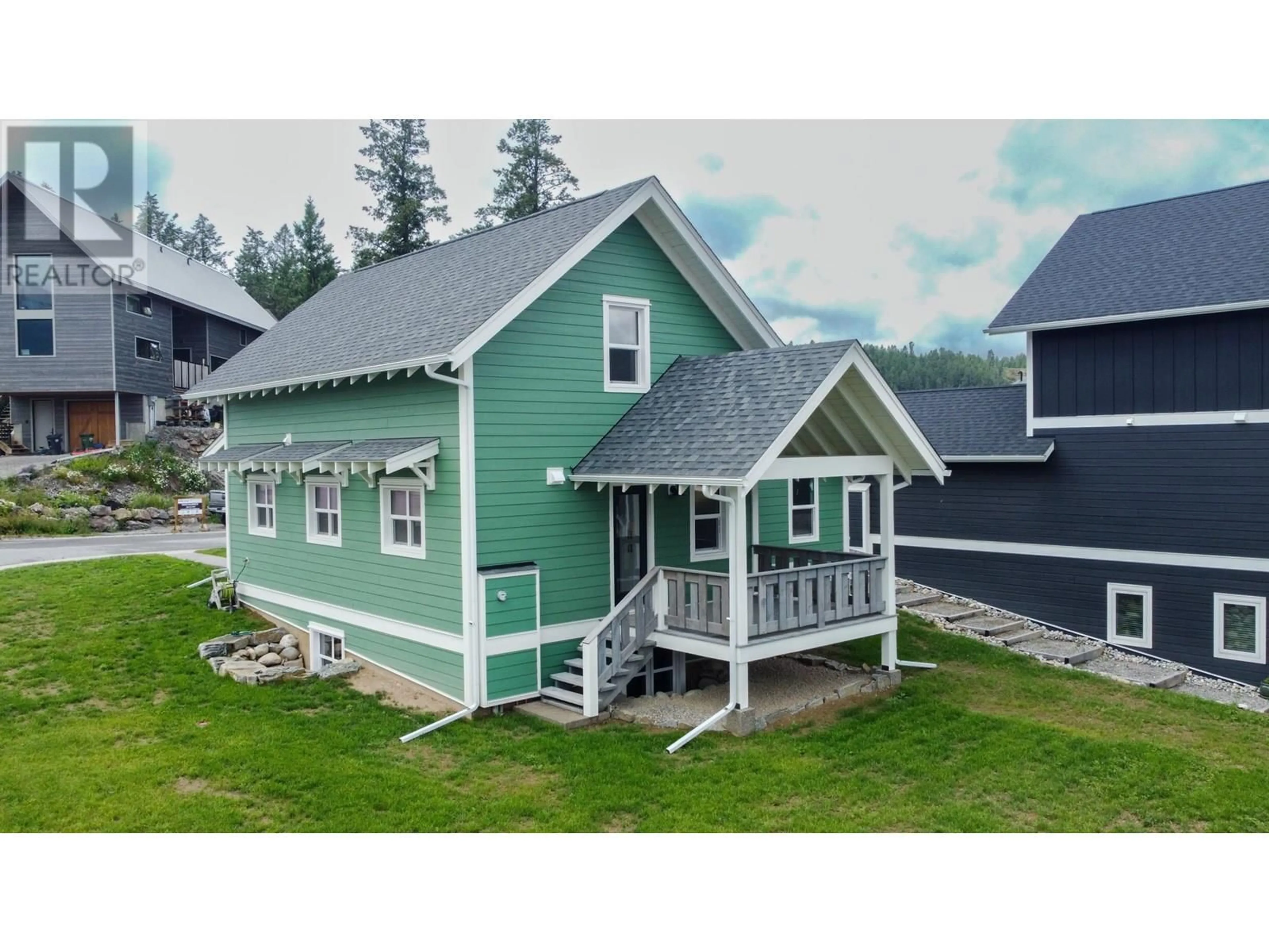Home with vinyl exterior material, unknown for 1448 CANTERBURY CLOSE, Invermere British Columbia V0A1K4