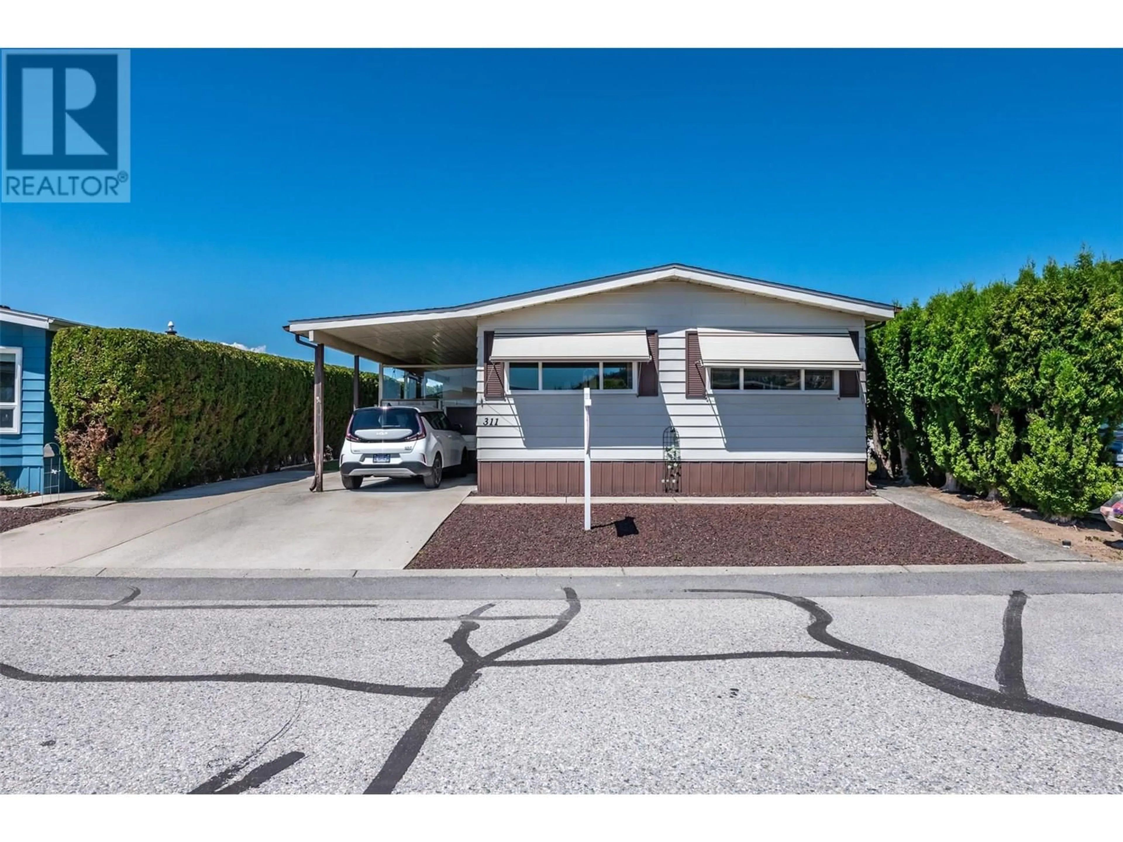 Home with vinyl exterior material, street for 311 - 3105 SOUTH MAIN STREET, Penticton British Columbia V2A7H1