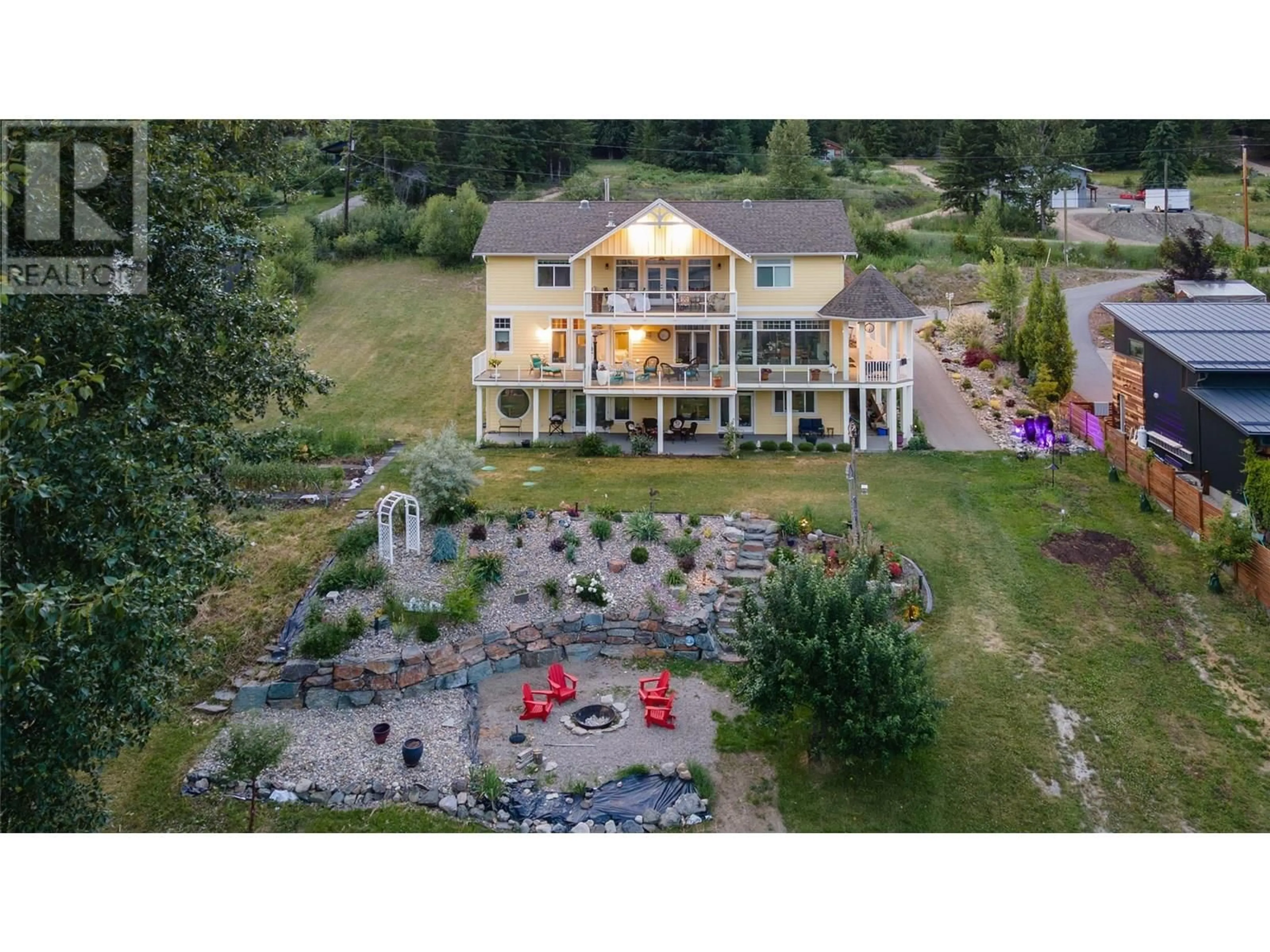 A pic from outside/outdoor area/front of a property/back of a property/a pic from drone, water/lake/river/ocean view for 3828 PARRI ROAD, Sorrento British Columbia V0E2W1