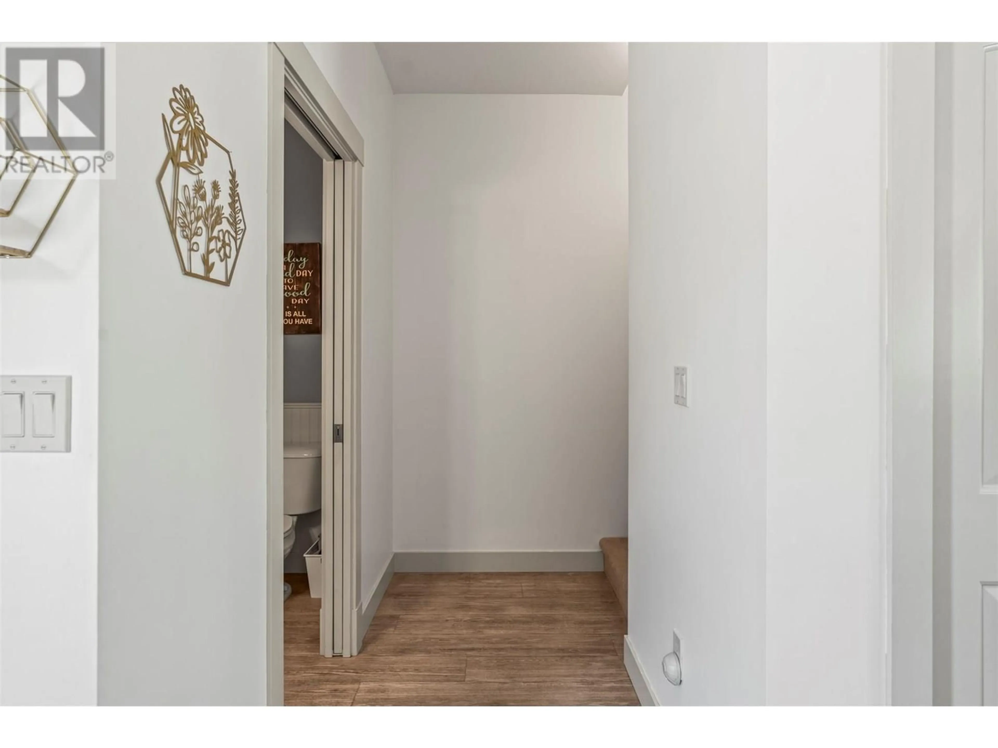 Indoor entryway for 253 - 3780 SCHUBERT ROAD, Armstrong British Columbia V0E1B0