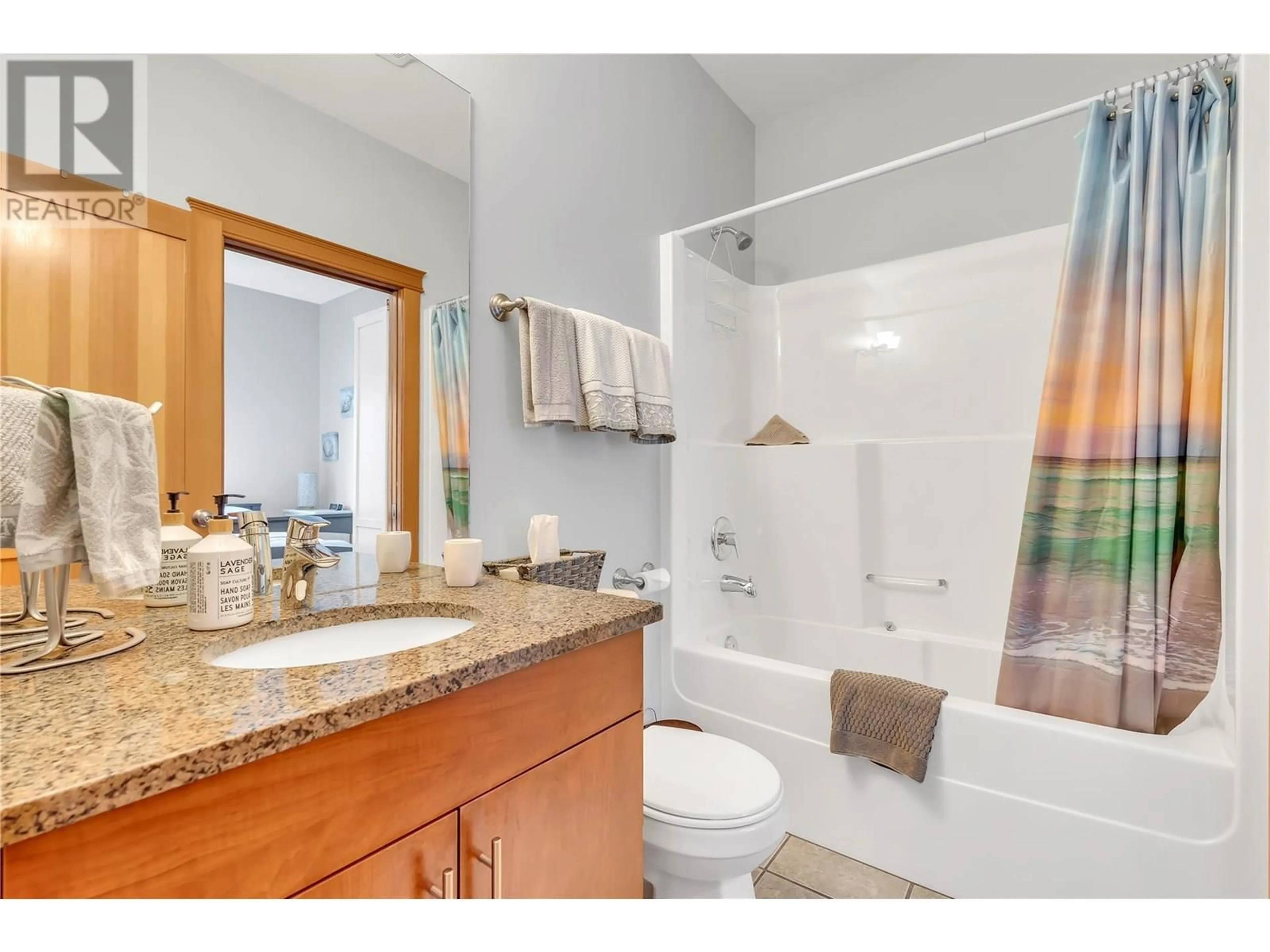 Standard bathroom, ceramic/tile floor for 301 - 93 WINNIPEG STREET, Penticton British Columbia V2A5L9