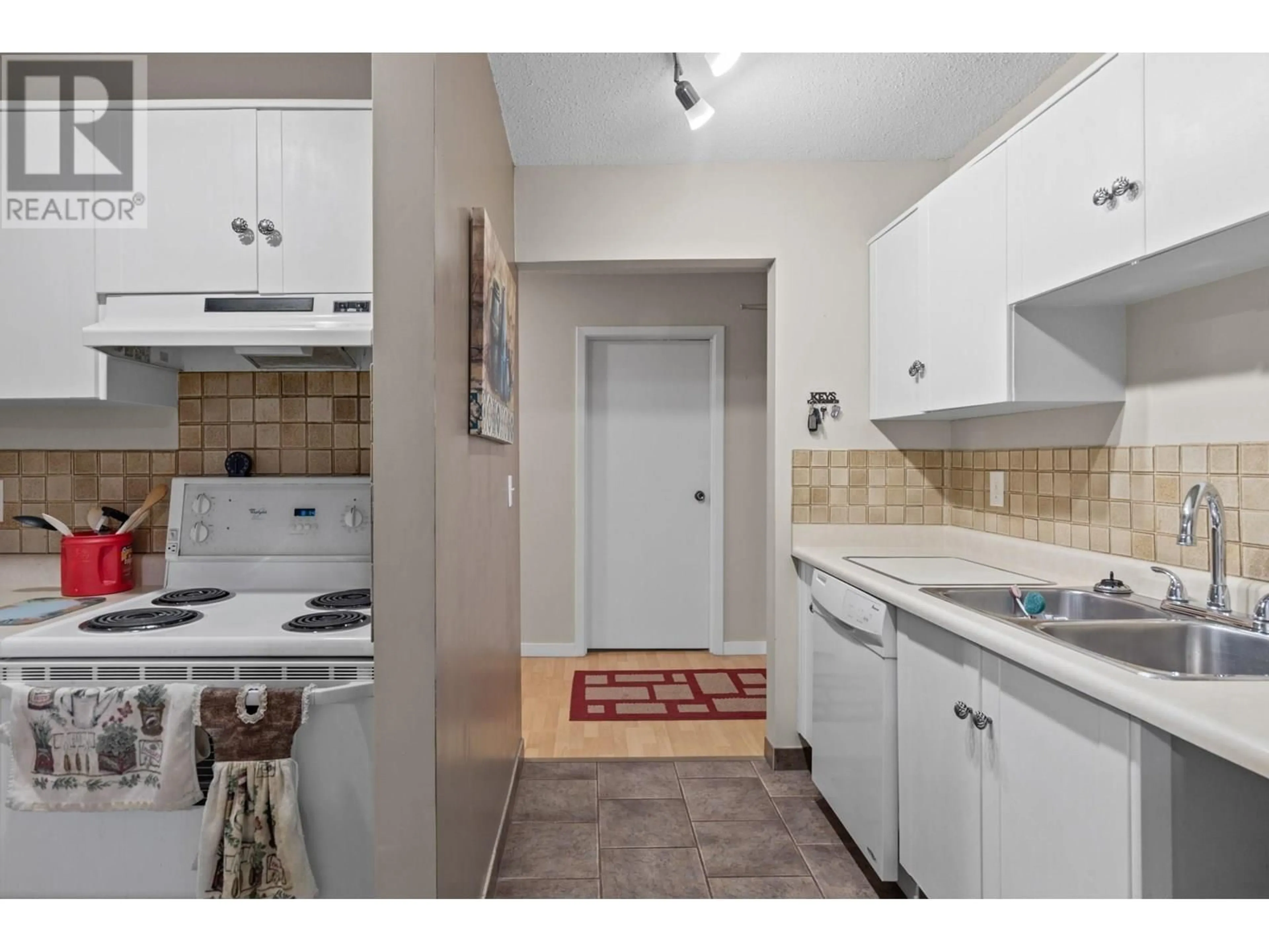 Standard kitchen, unknown for 108 - 1035 BERNARD AVENUE, Kelowna British Columbia V1Y6P7