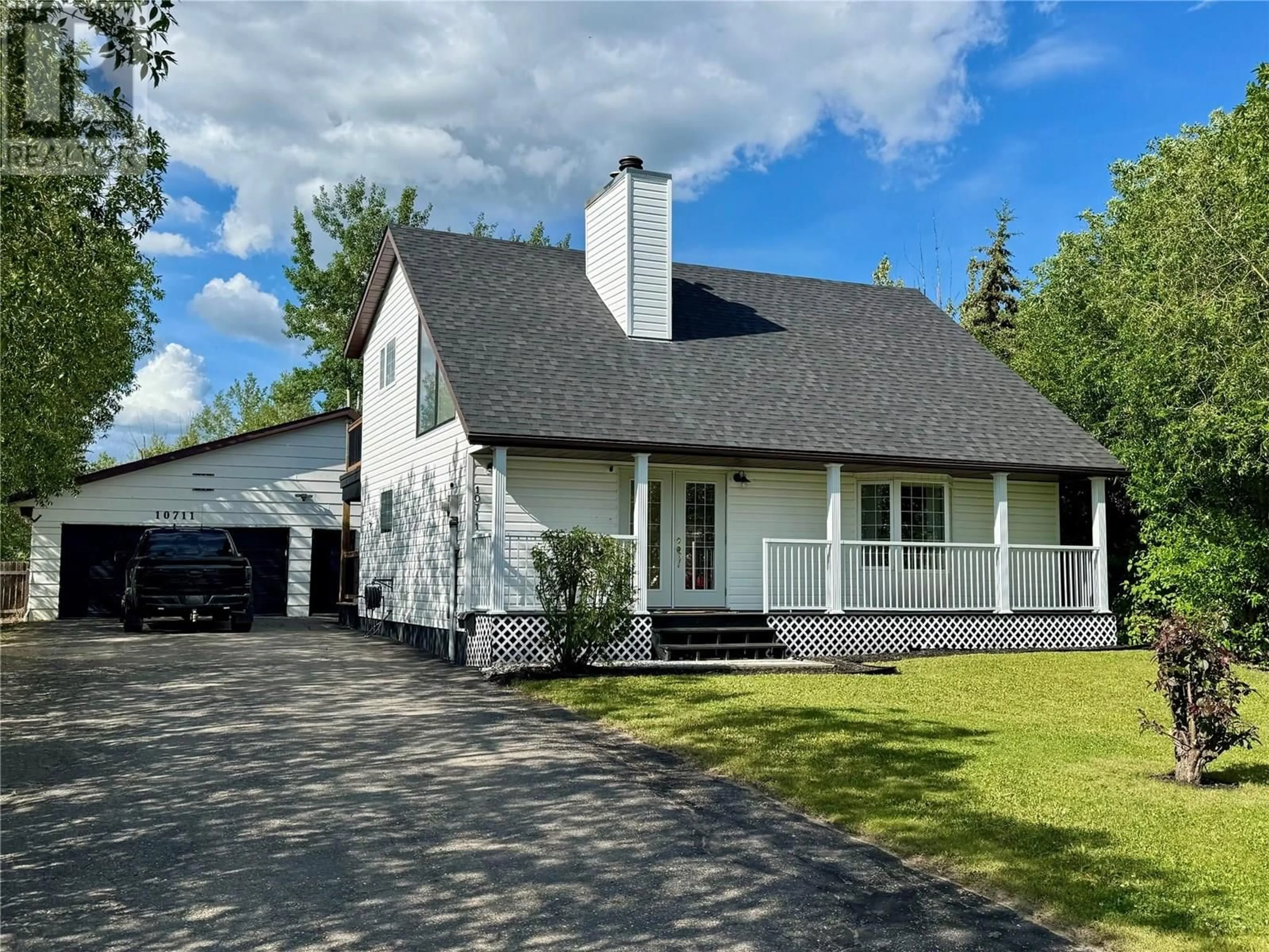 Home with vinyl exterior material, street for 10711 WILLOWVIEW DRIVE, Dawson Creek British Columbia V1G4T2