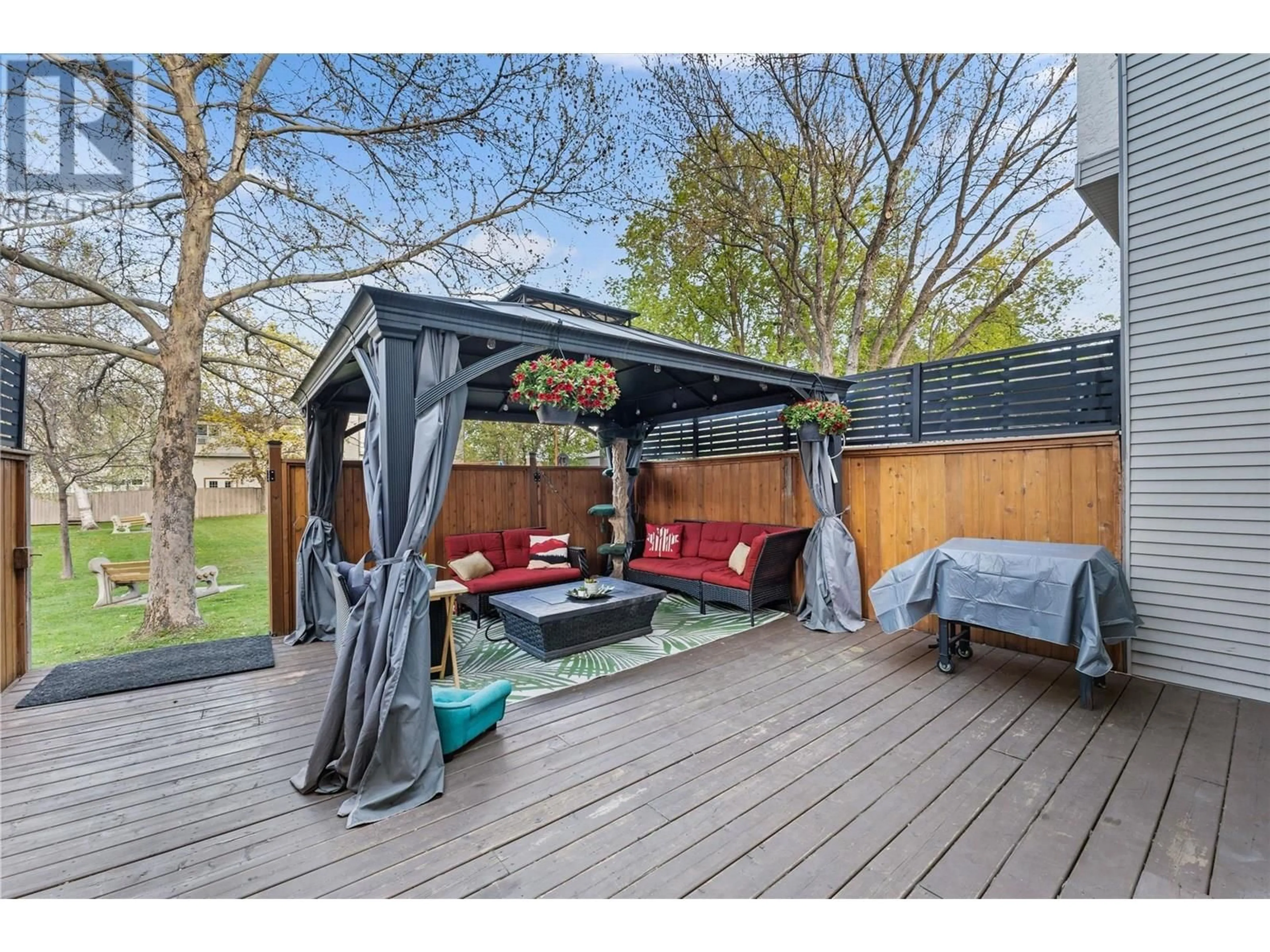 Patio, street for 9 - 1985 BURTCH ROAD, Kelowna British Columbia V1Y4B4