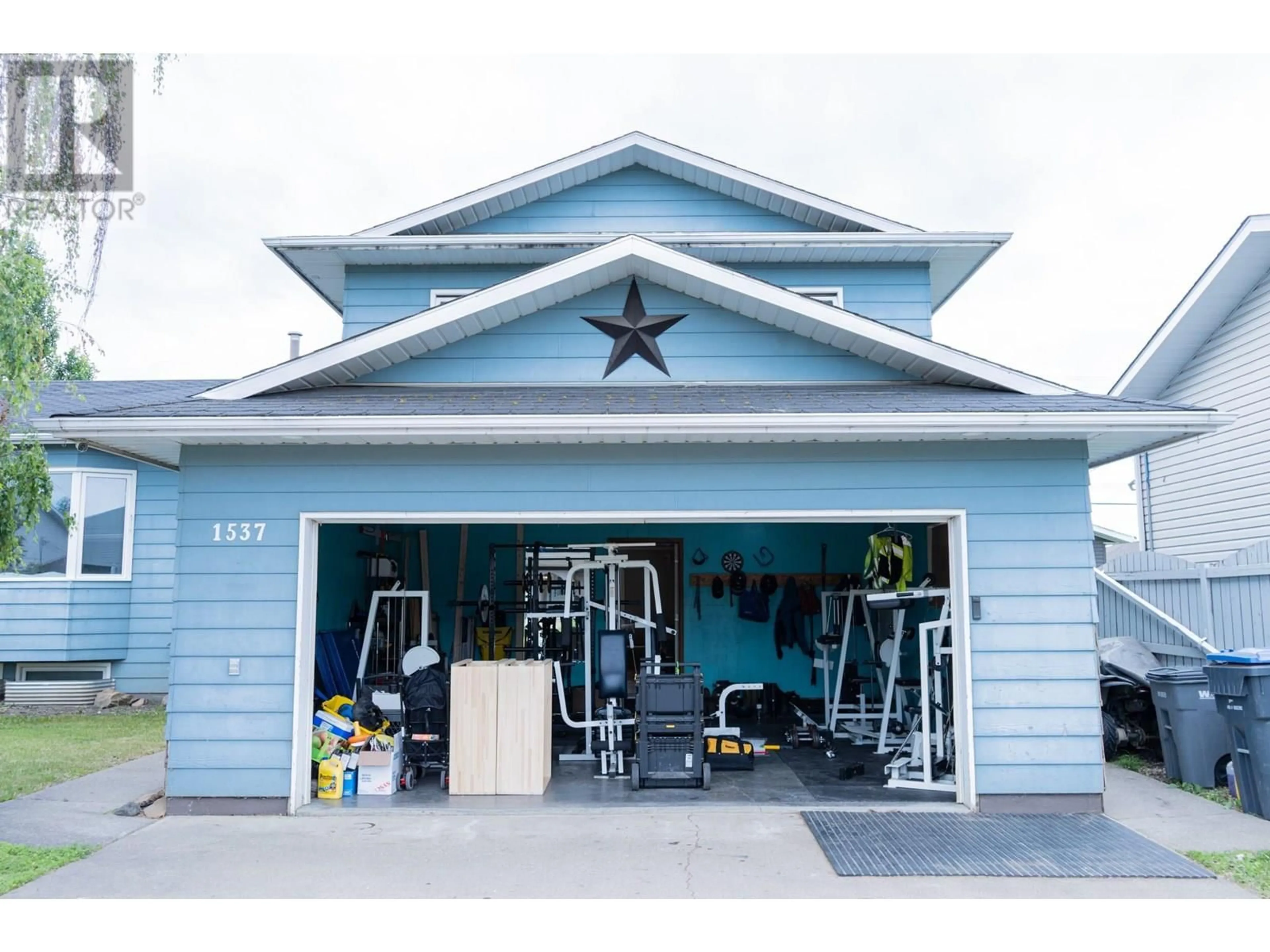 Indoor garage for 1537 109 AVENUE, Dawson Creek British Columbia V1G2V3