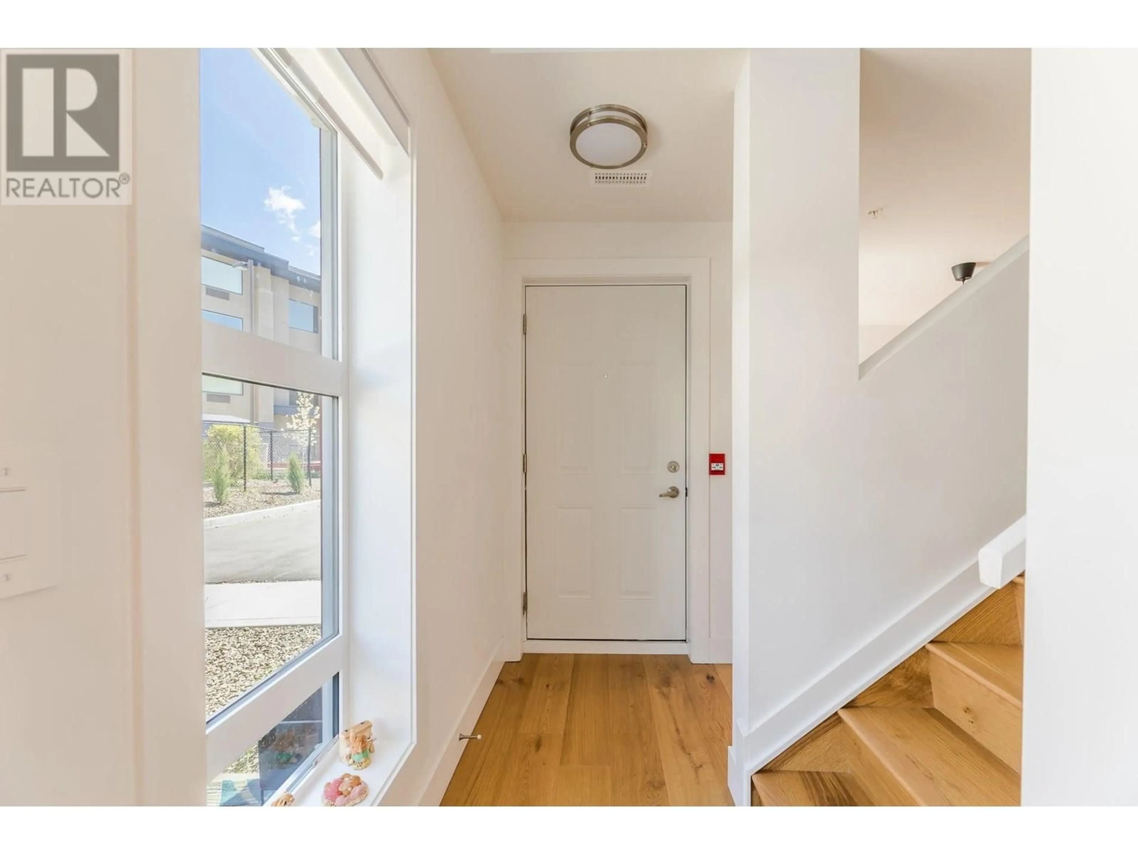 Indoor entryway for 110 - 3362 SKAHA LAKE ROAD, Penticton British Columbia V2A0J4