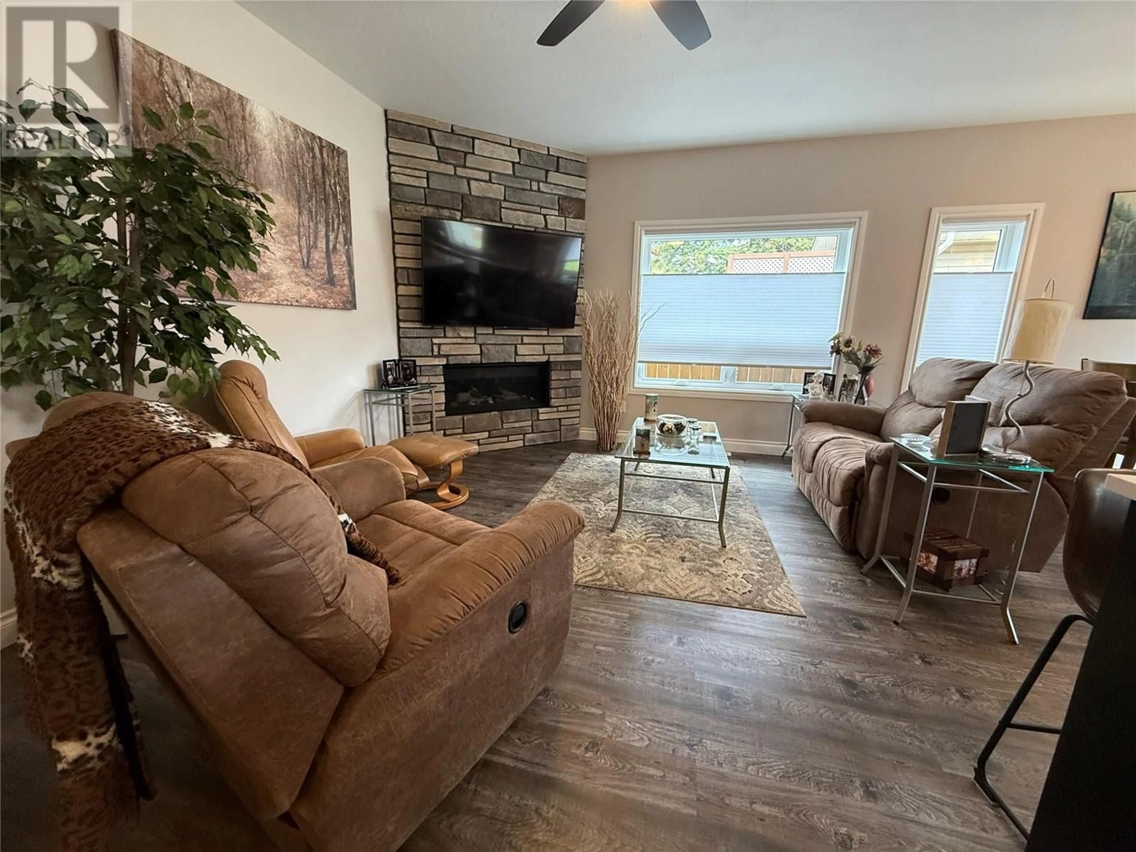 Living room with furniture, unknown for 10224 18 STREET, Dawson Creek British Columbia V1G4E1
