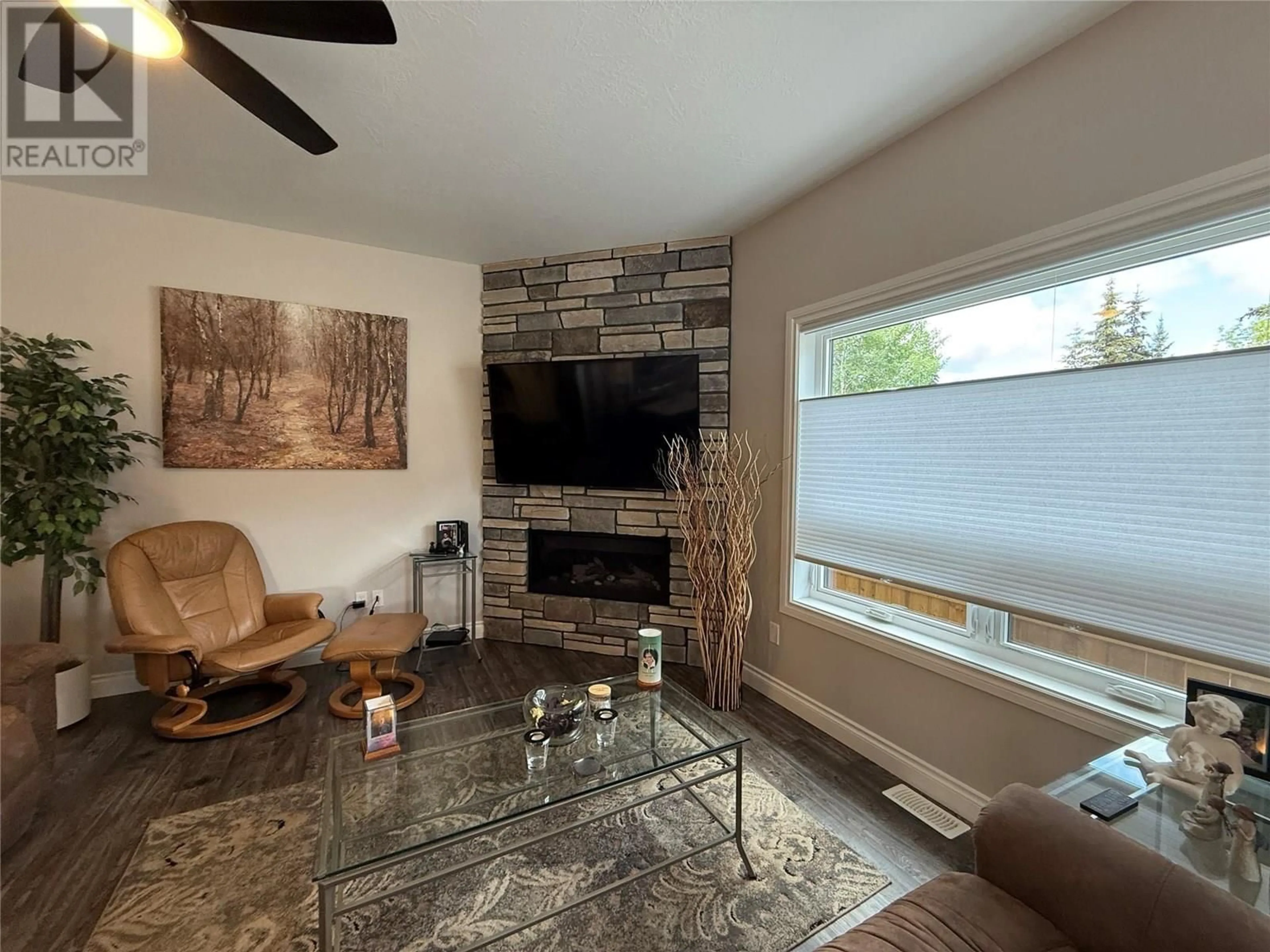 Living room with furniture, unknown for 10224 18 STREET, Dawson Creek British Columbia V1G4E1