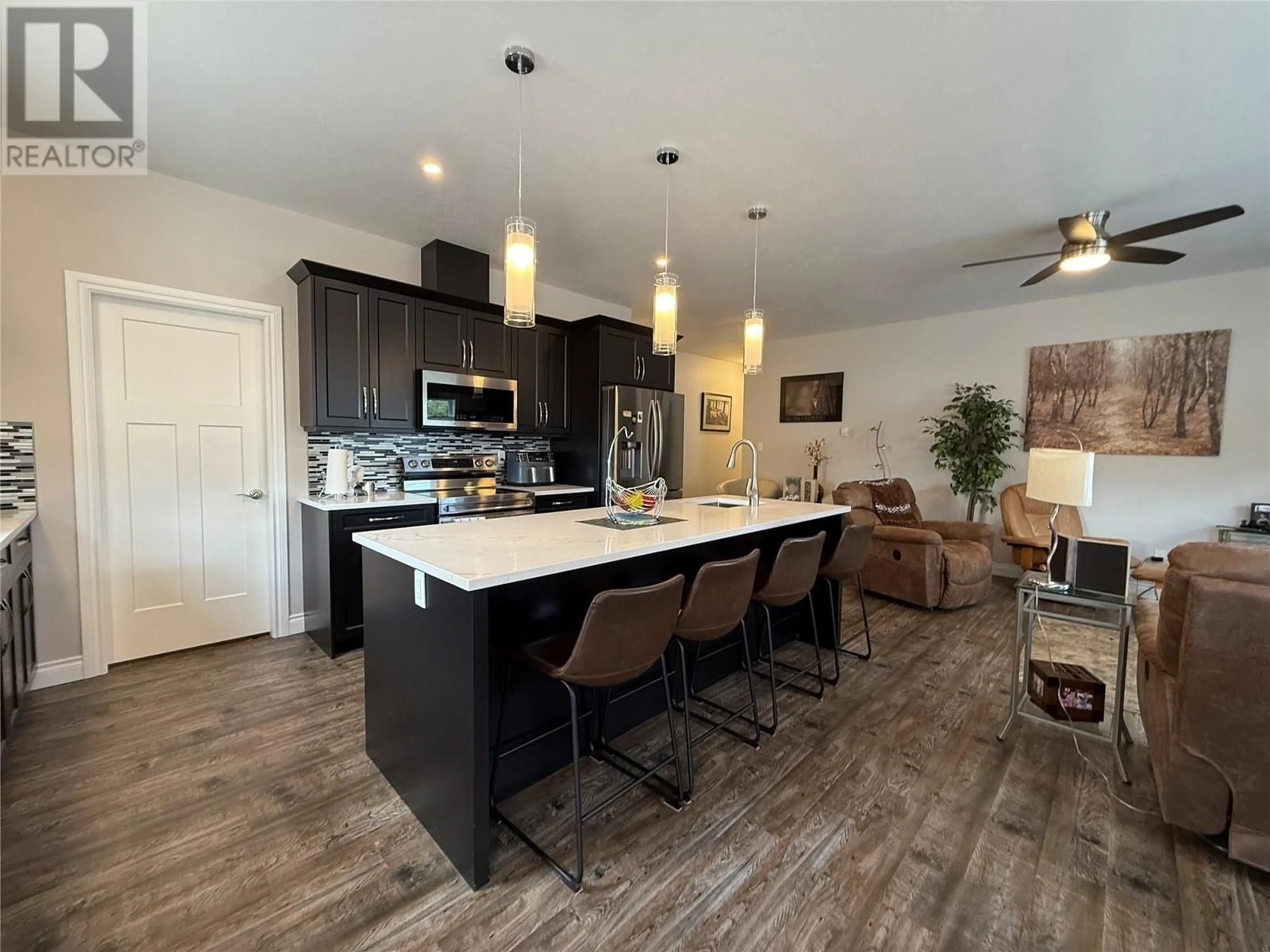 Open concept kitchen, unknown for 10224 18 STREET, Dawson Creek British Columbia V1G4E1