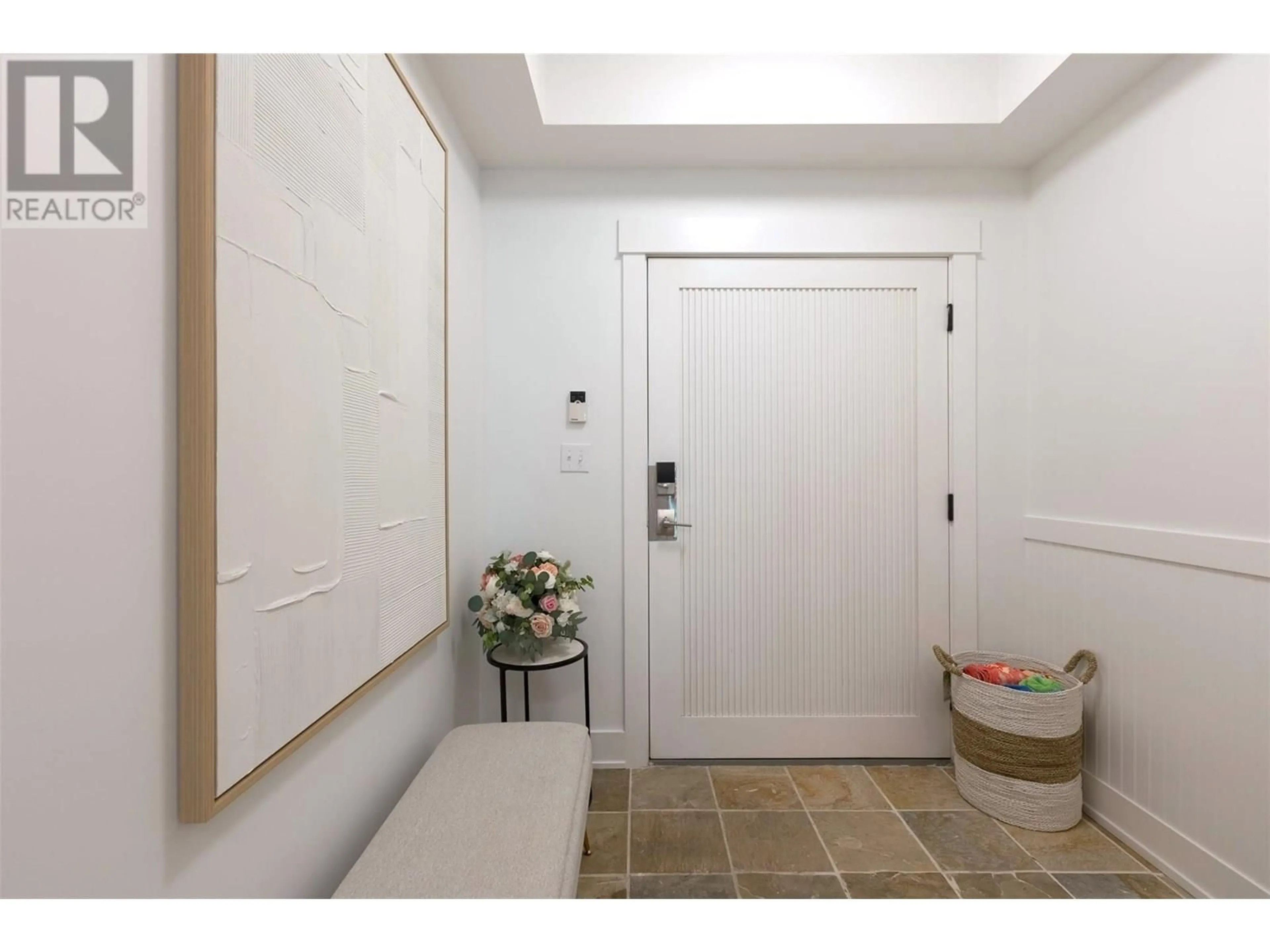 Indoor entryway for 427 - 3880 TRUSWELL ROAD, Kelowna British Columbia V1W5A2