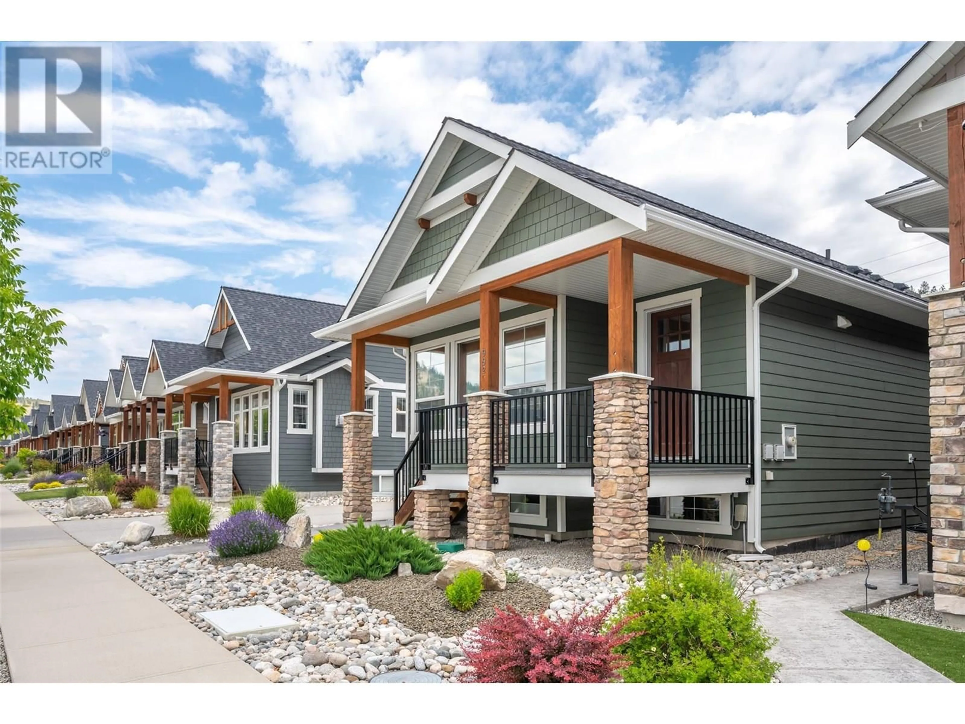Home with vinyl exterior material, street for 992 HOLDEN ROAD, Penticton British Columbia V2A9G4