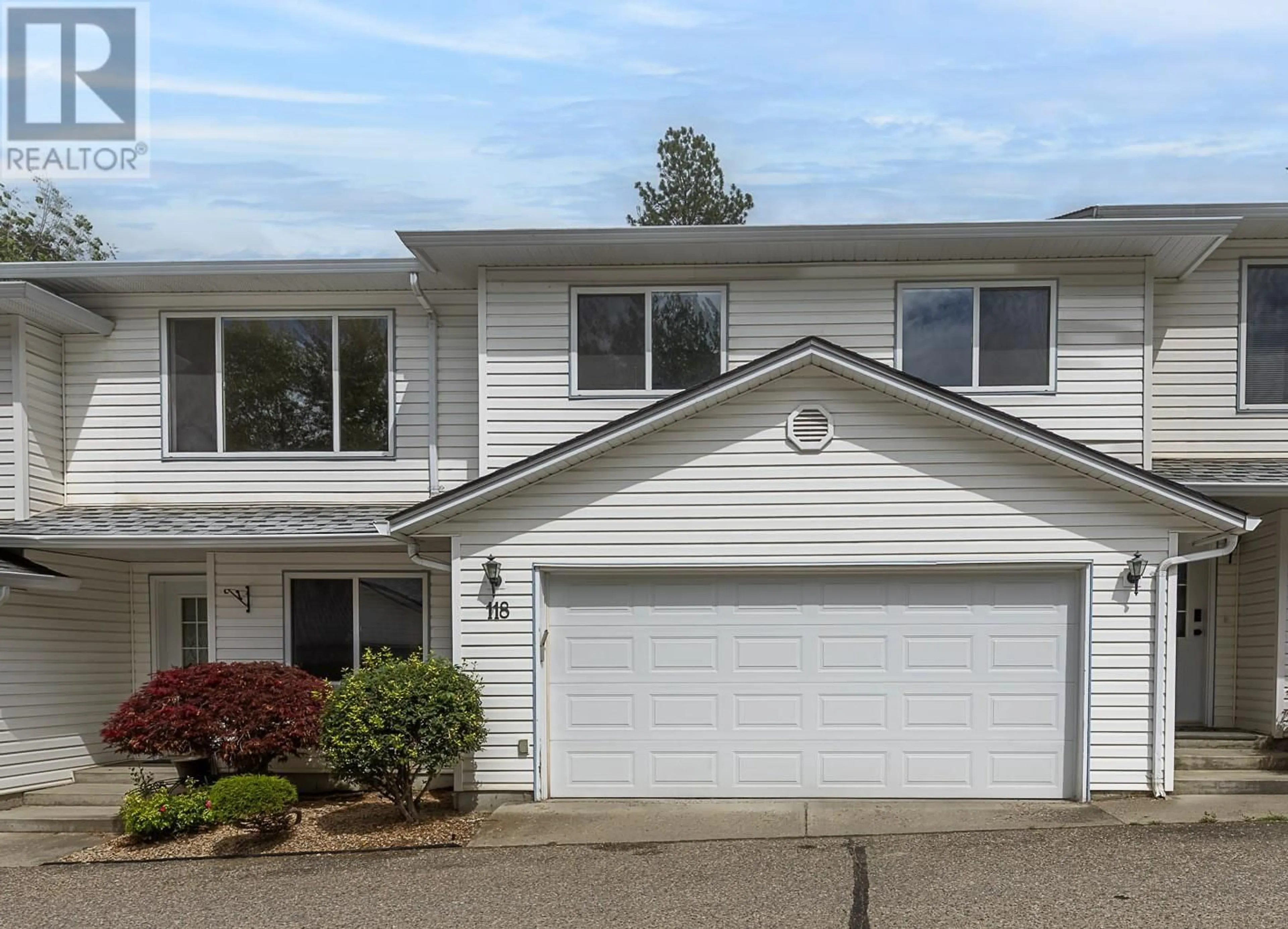 Home with vinyl exterior material, street for 118 - 1801 53 AVENUE, Vernon British Columbia V1T4E7