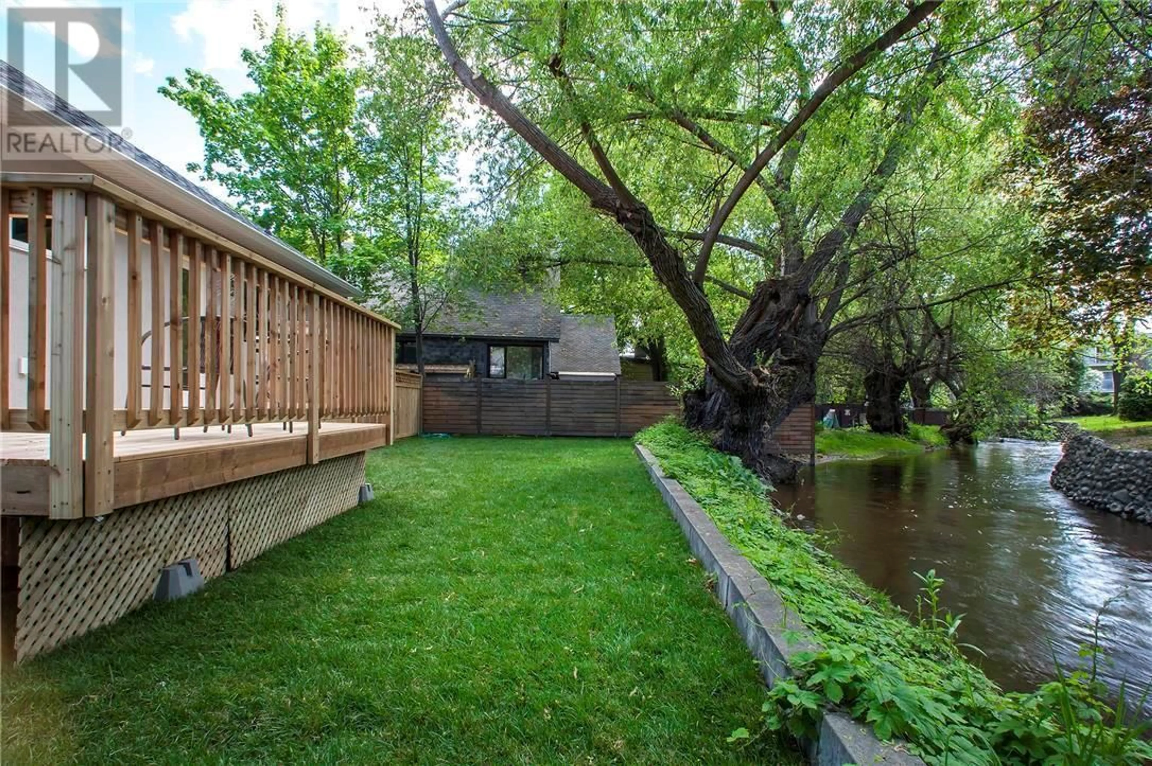 Patio, water/lake/river/ocean view for 1882 MARSHALL STREET, Kelowna British Columbia V1Y2B7