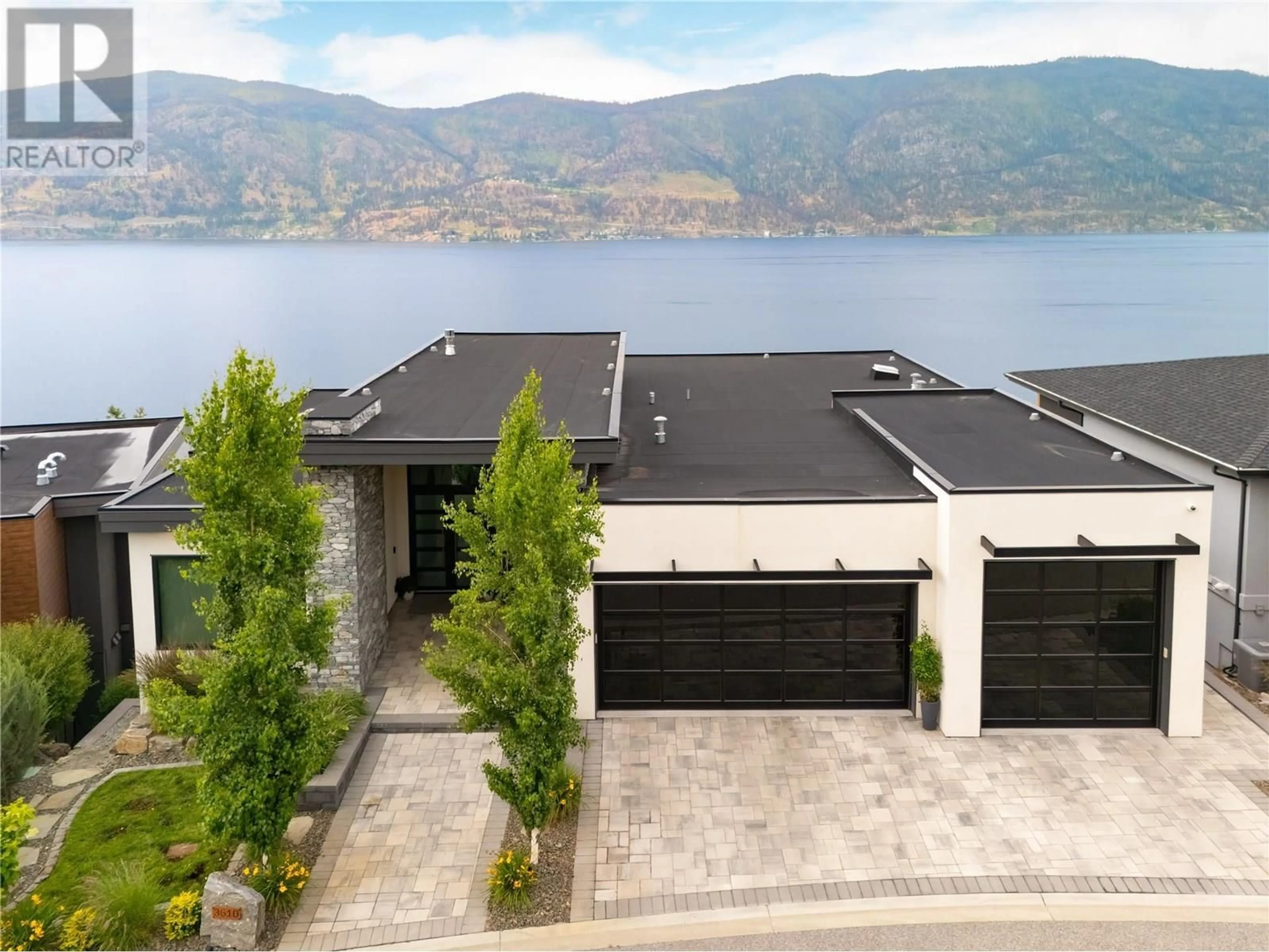 Home with vinyl exterior material, water/lake/river/ocean view for 3610 BOXWOOD ROAD, Kelowna British Columbia V1V3G2