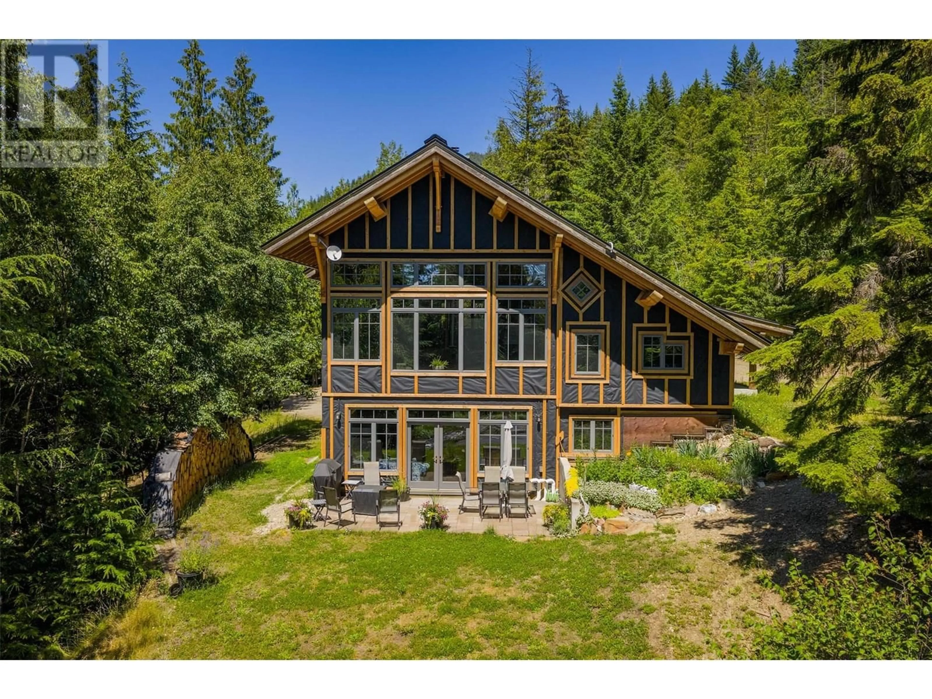 A pic from outside/outdoor area/front of a property/back of a property/a pic from drone, water/lake/river/ocean view for 282 DUNCAN DAM SITE HAUL ROAD, Meadow Creek British Columbia V0G1N0