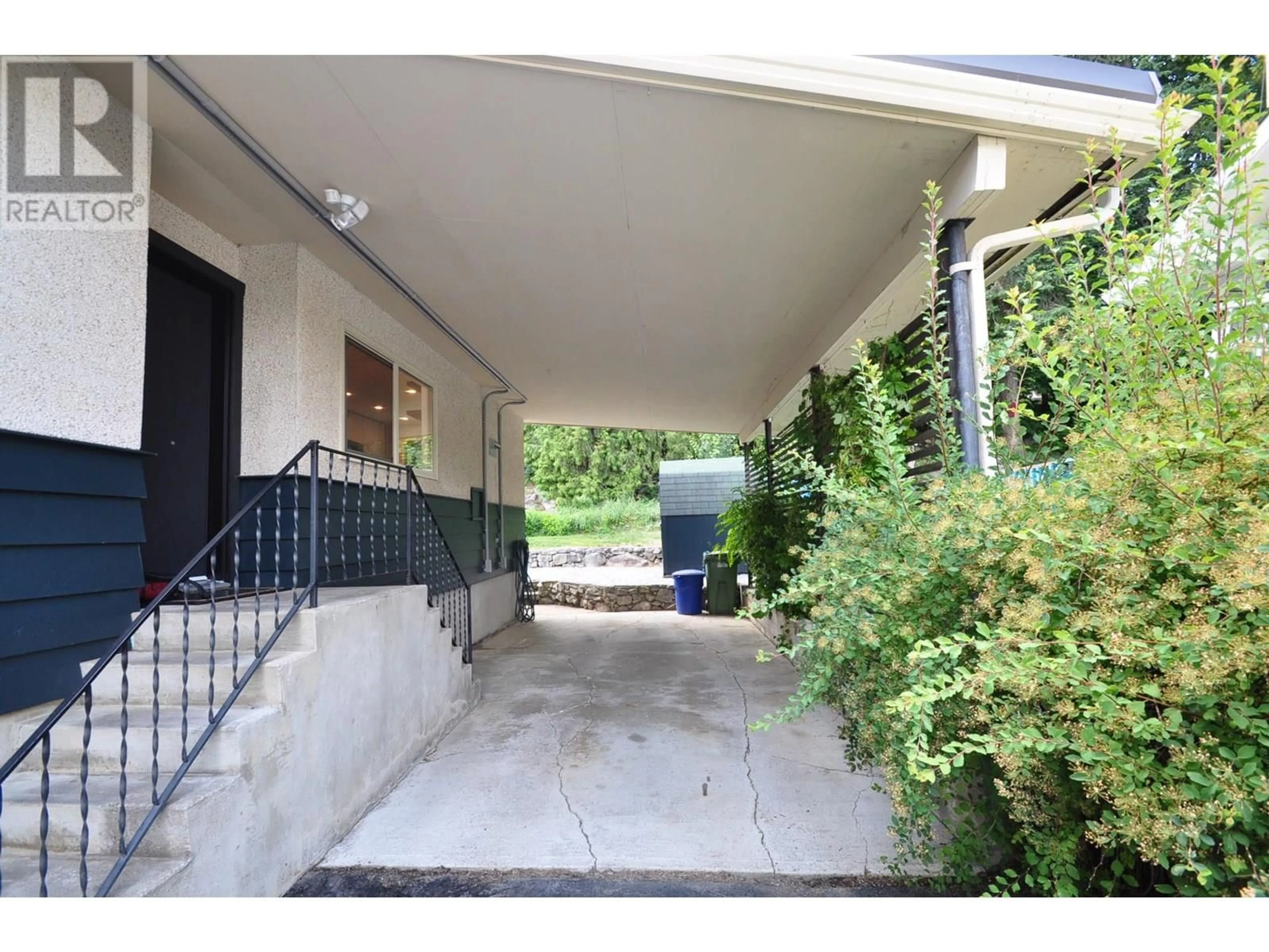 Patio, street for 1616 VANCOUVER STREET, Nelson British Columbia V1L1E6