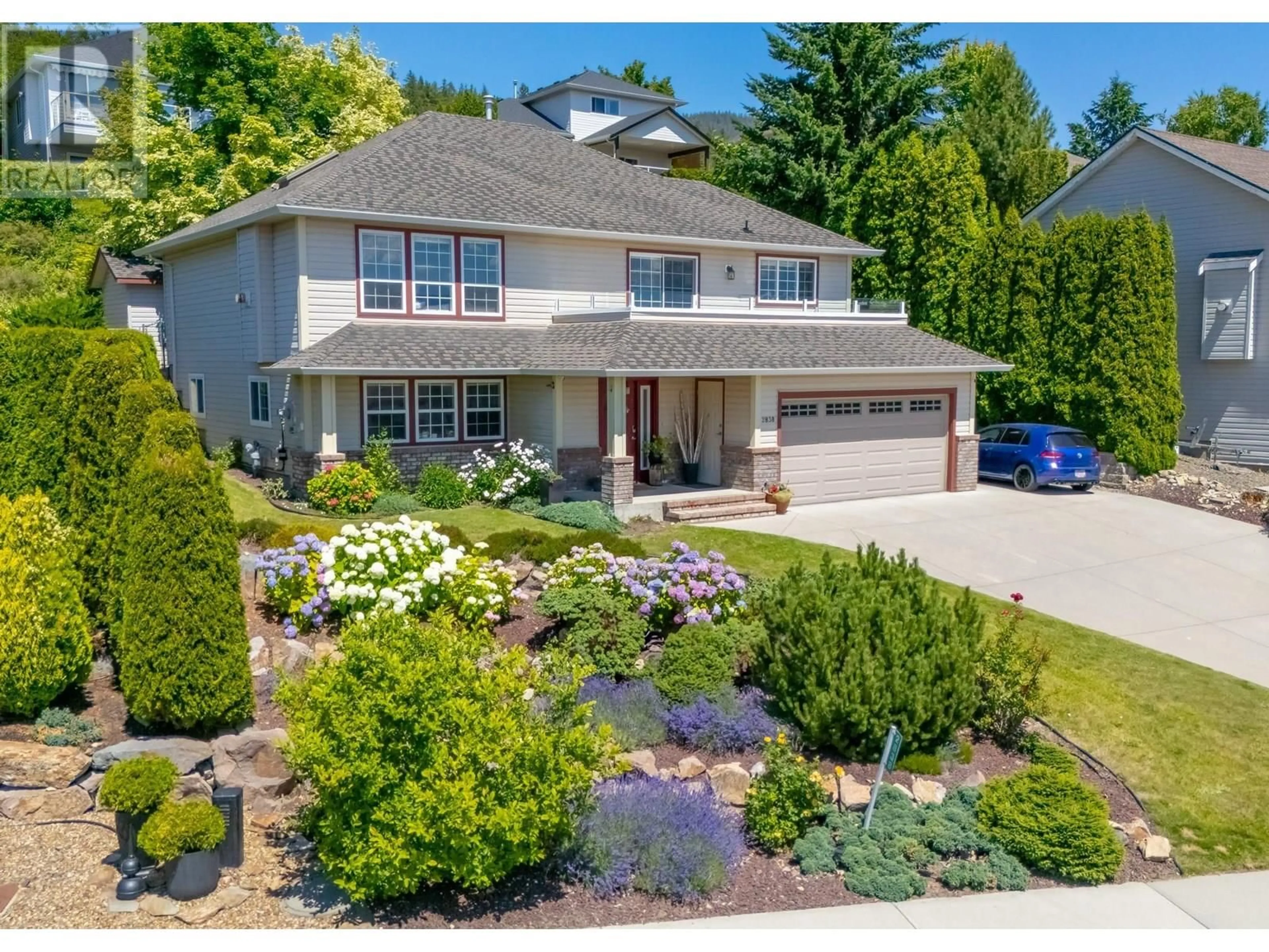A pic from outside/outdoor area/front of a property/back of a property/a pic from drone, street for 2838 SUMMERVIEW PLACE, West Kelowna British Columbia V4T2S5