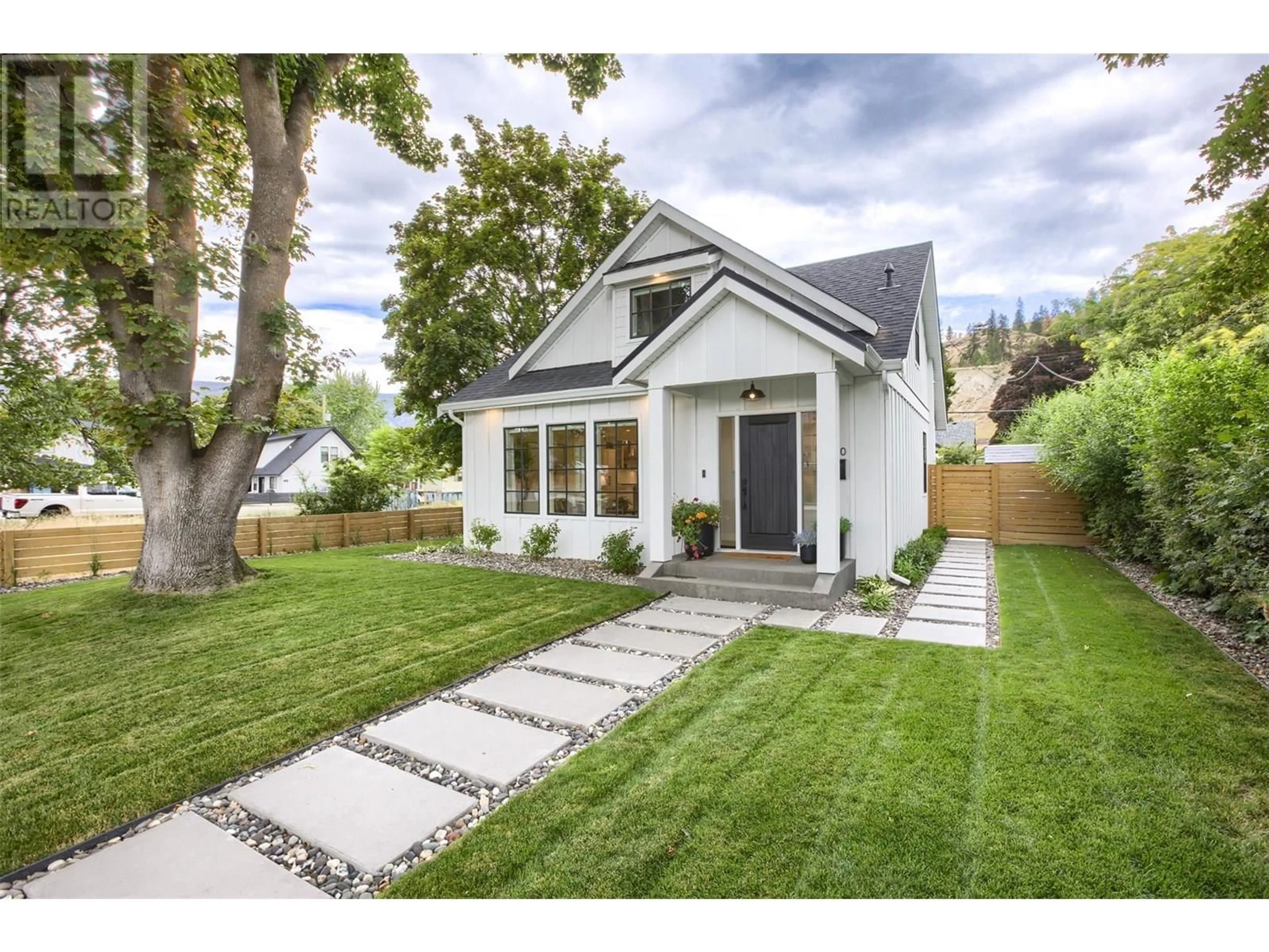 Home with brick exterior material, street for 620 CAMBRIDGE AVENUE, Kelowna British Columbia V1Y7M6