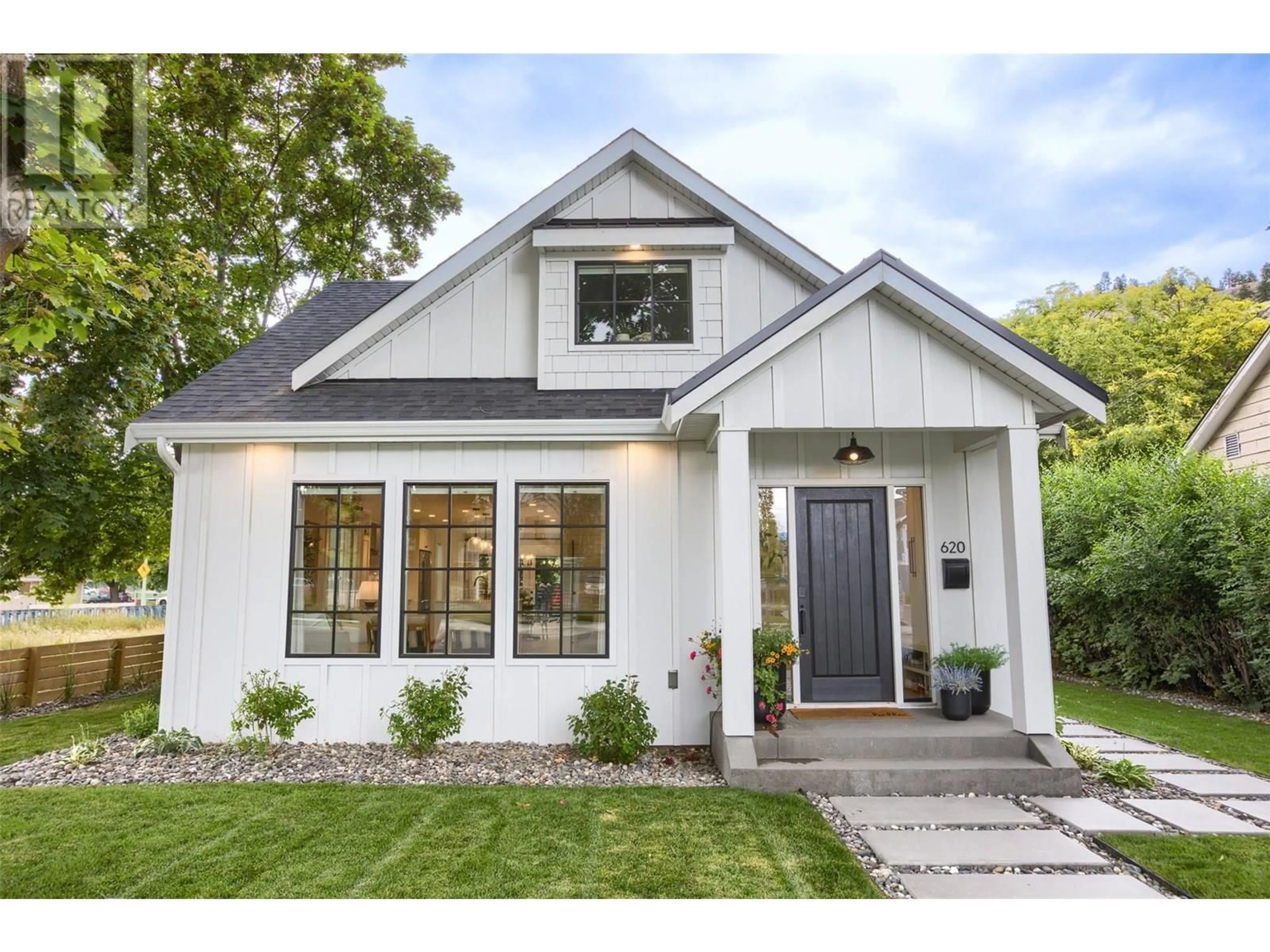 Home with brick exterior material, street for 620 CAMBRIDGE AVENUE, Kelowna British Columbia V1Y7M6
