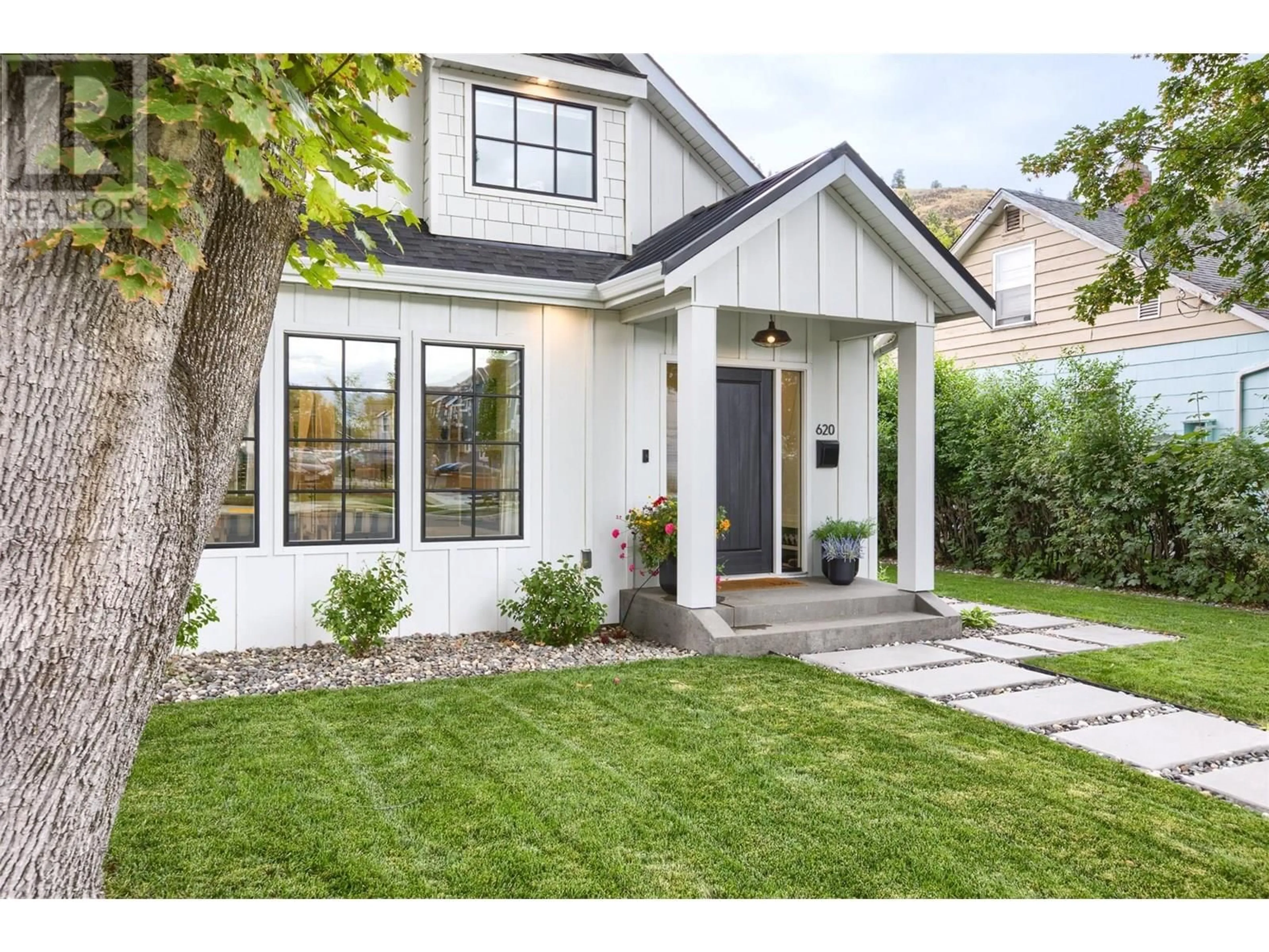Home with brick exterior material, street for 620 CAMBRIDGE AVENUE, Kelowna British Columbia V1Y7M6