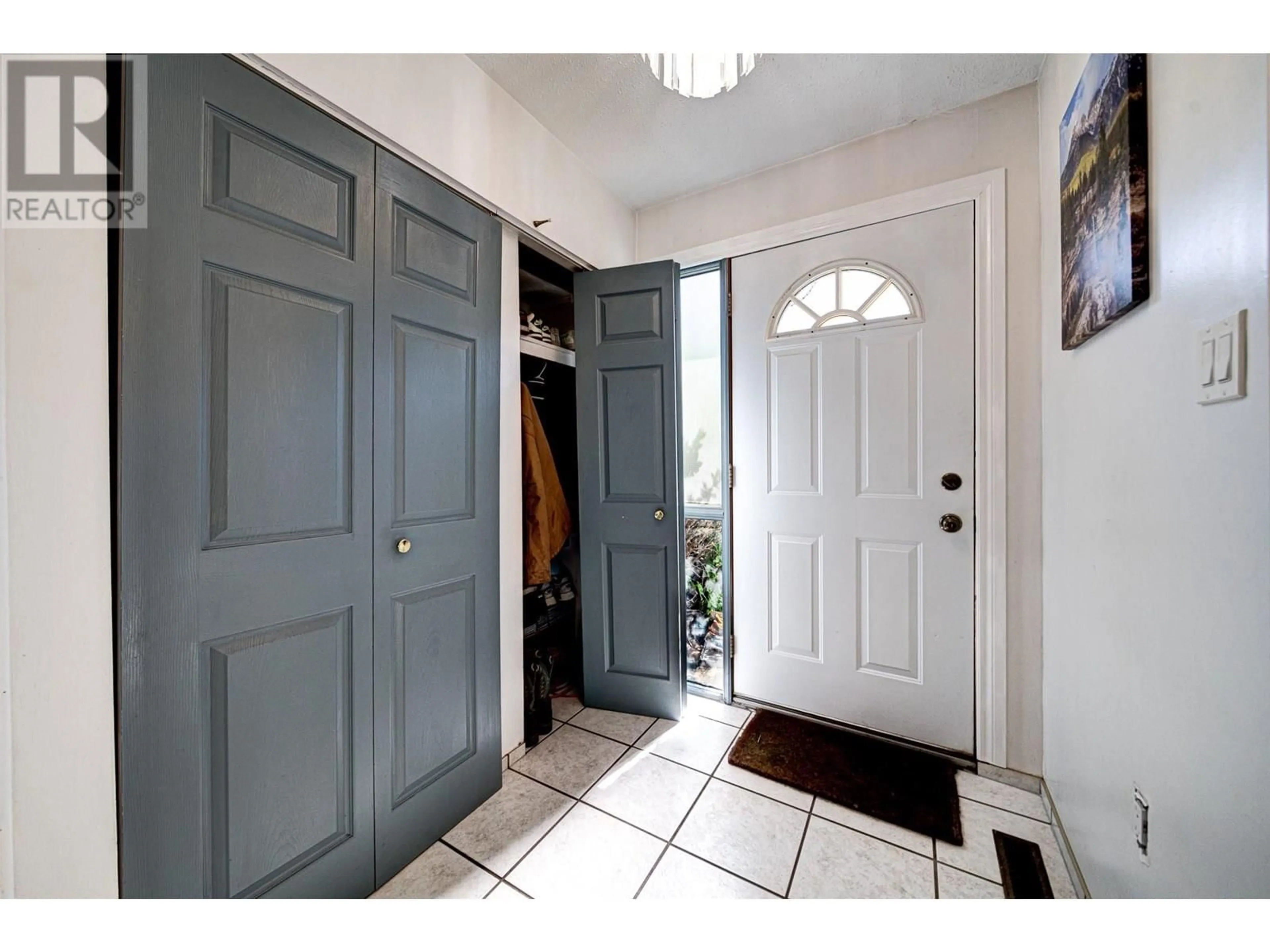 Indoor entryway for 423B MOUNTAIN ASH CRESCENT, Sparwood British Columbia V0B2G0
