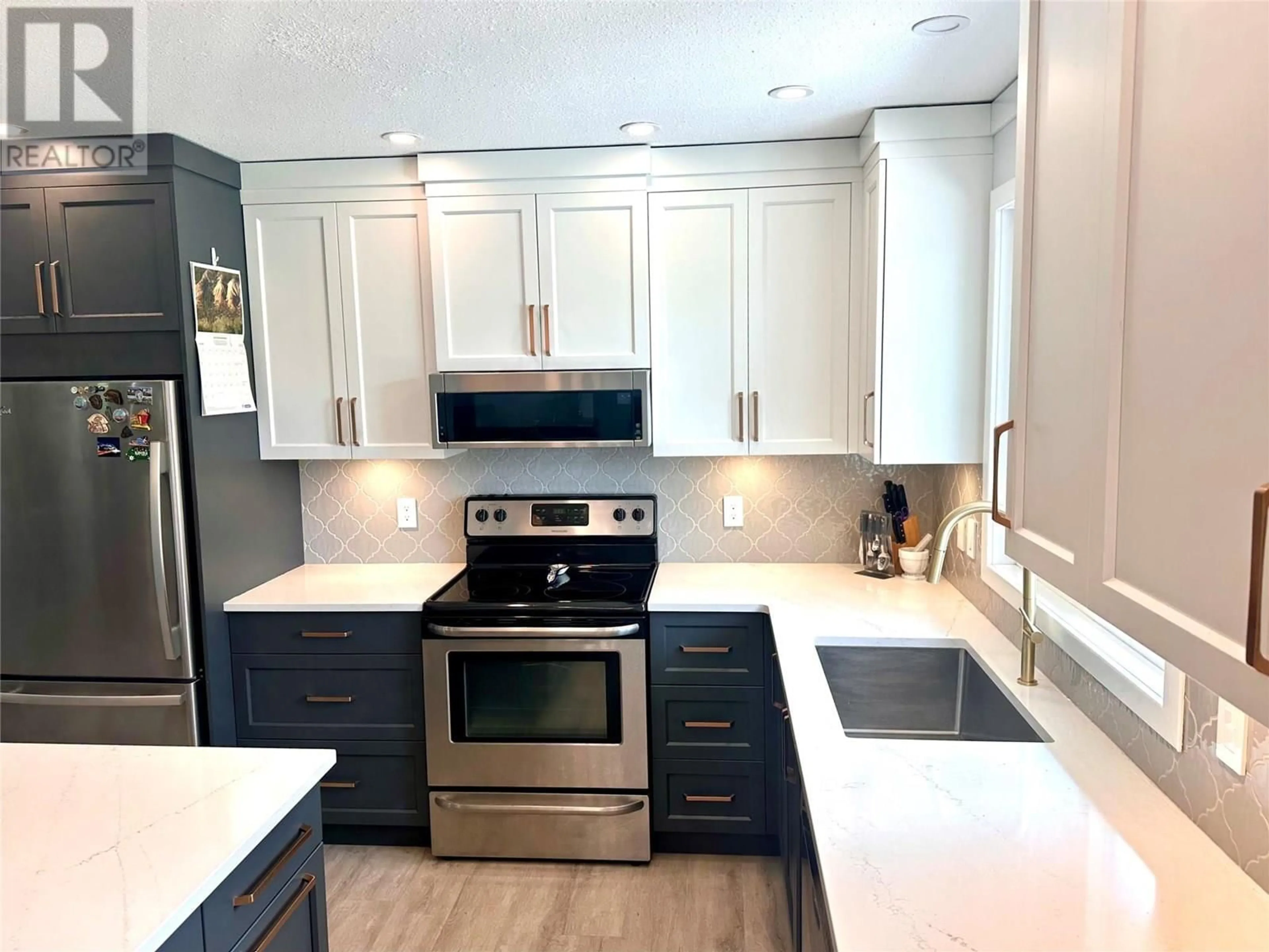 Contemporary kitchen, unknown for 2420 BOUCHERIE ROAD, West Kelowna British Columbia V1Z2E6