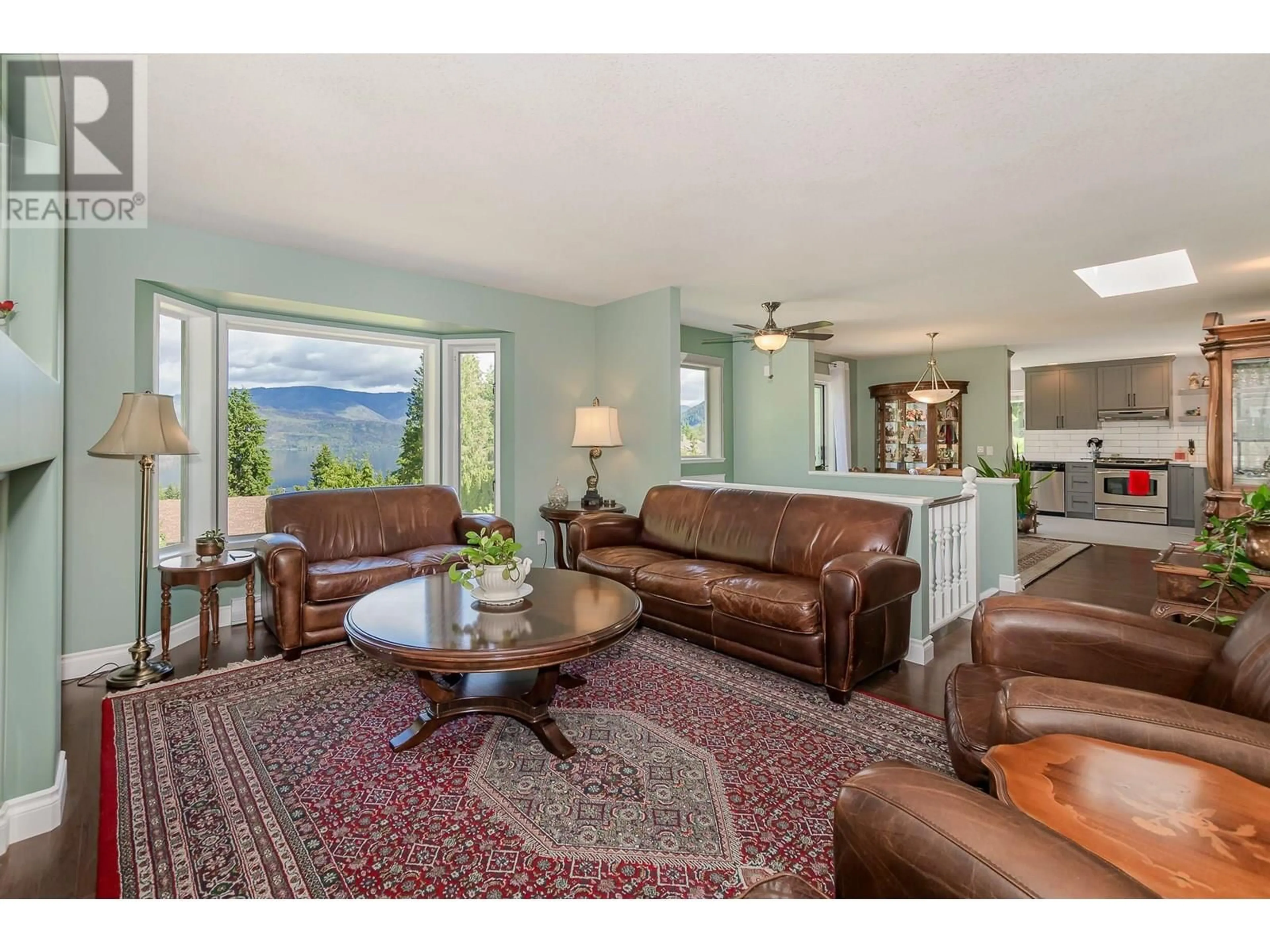 Living room with furniture, unknown for 2332 MNT TUAM CRESCENT, Sorrento British Columbia V0E2W2