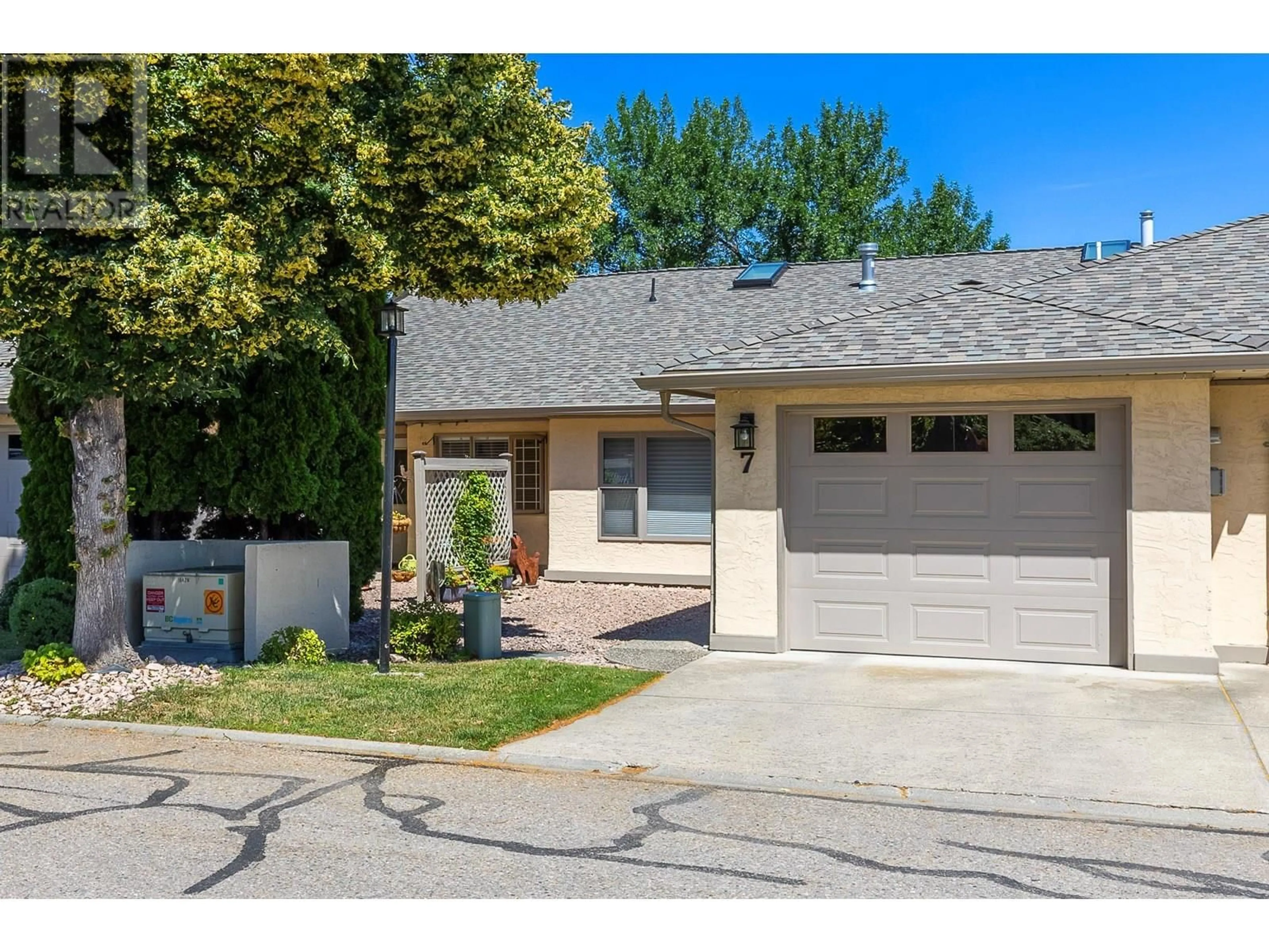 Home with brick exterior material, street for 7 - 1400 14 AVENUE, Vernon British Columbia V1B2S8