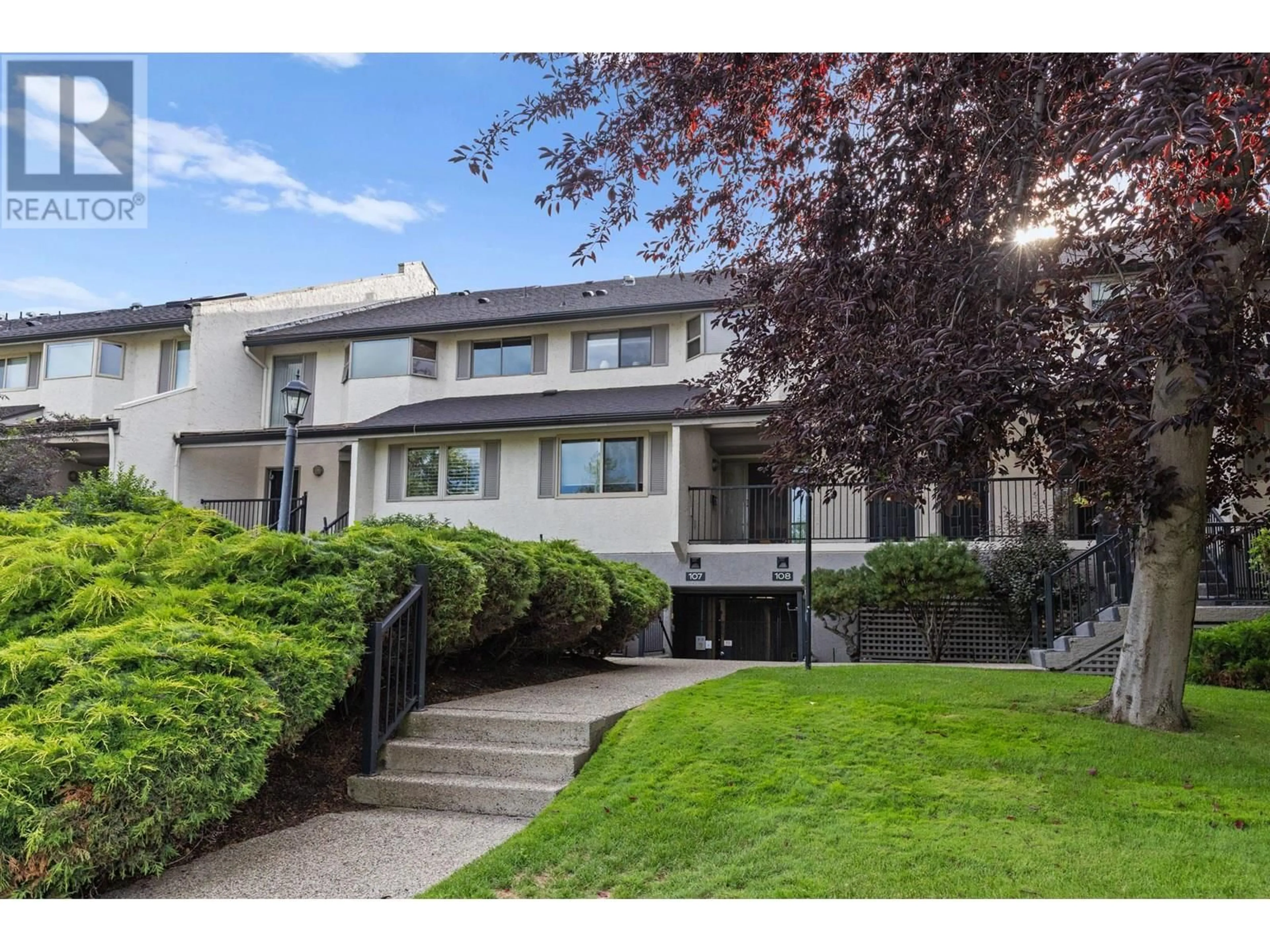 Unknown for 310 - 2900 ABBOTT STREET, Kelowna British Columbia V1Y1G6
