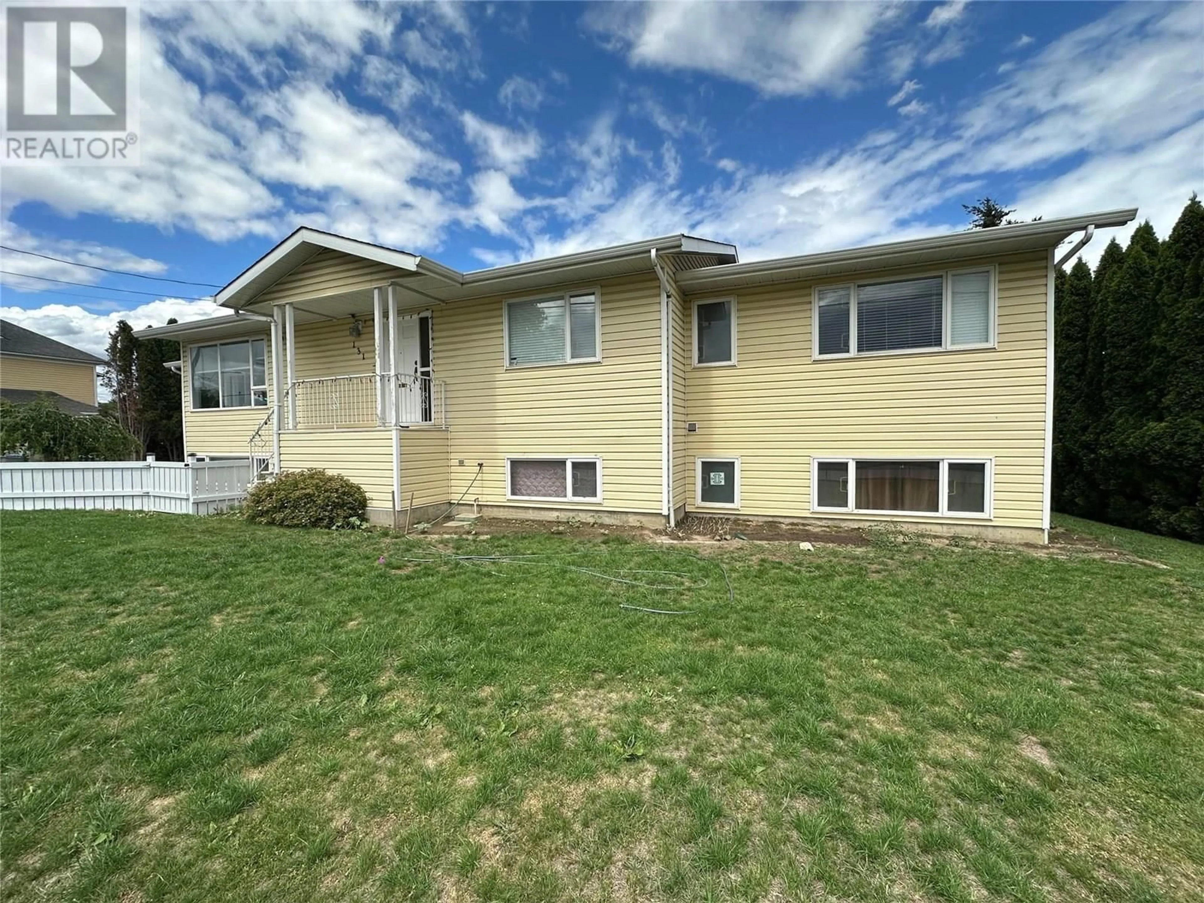 Home with vinyl exterior material, unknown for 131 FORT AVENUE, Kamloops British Columbia V2B1G9