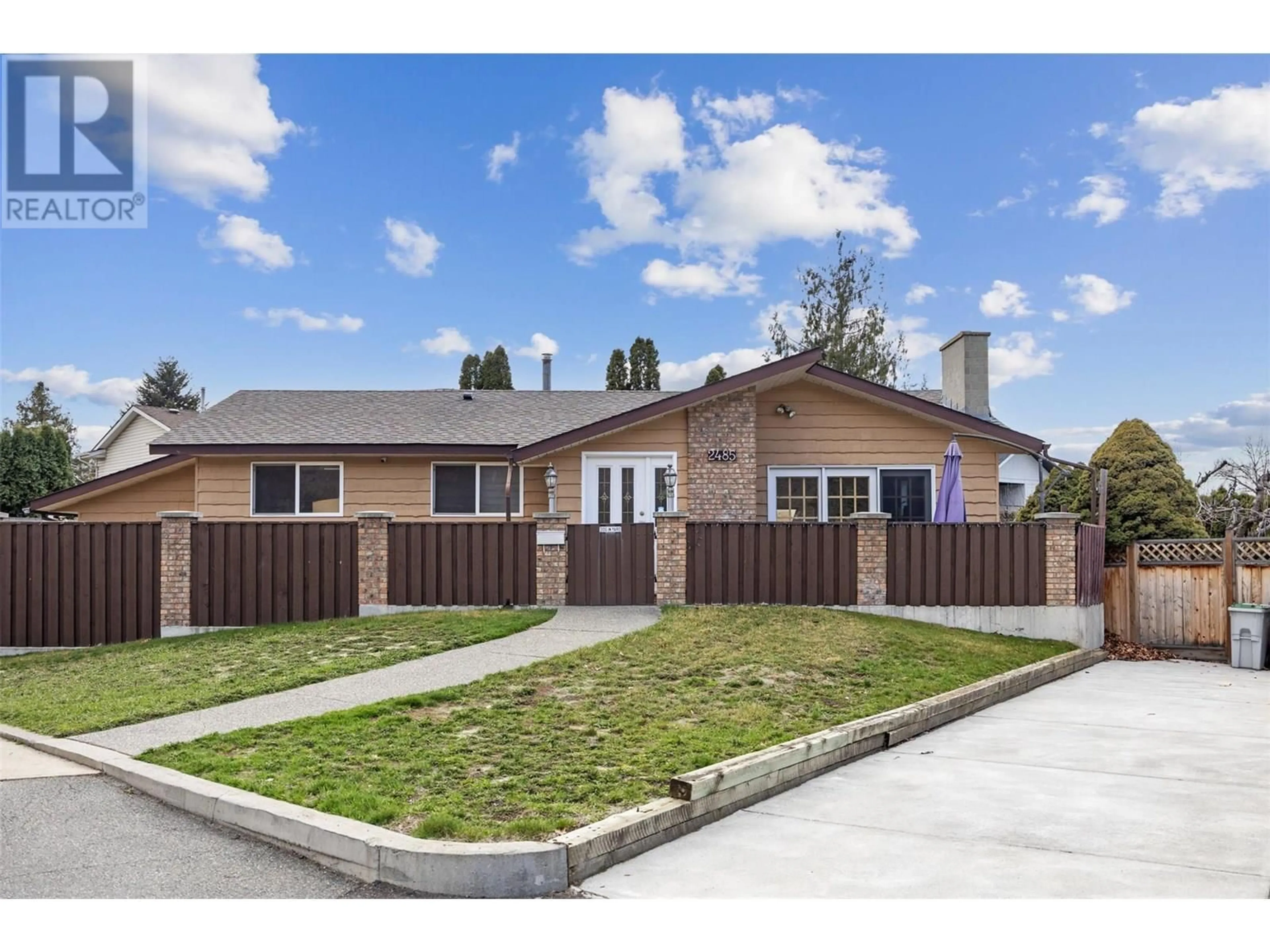 A pic from outside/outdoor area/front of a property/back of a property/a pic from drone, street for 2485 PAULSEN PLACE, Kamloops British Columbia V2B5A2