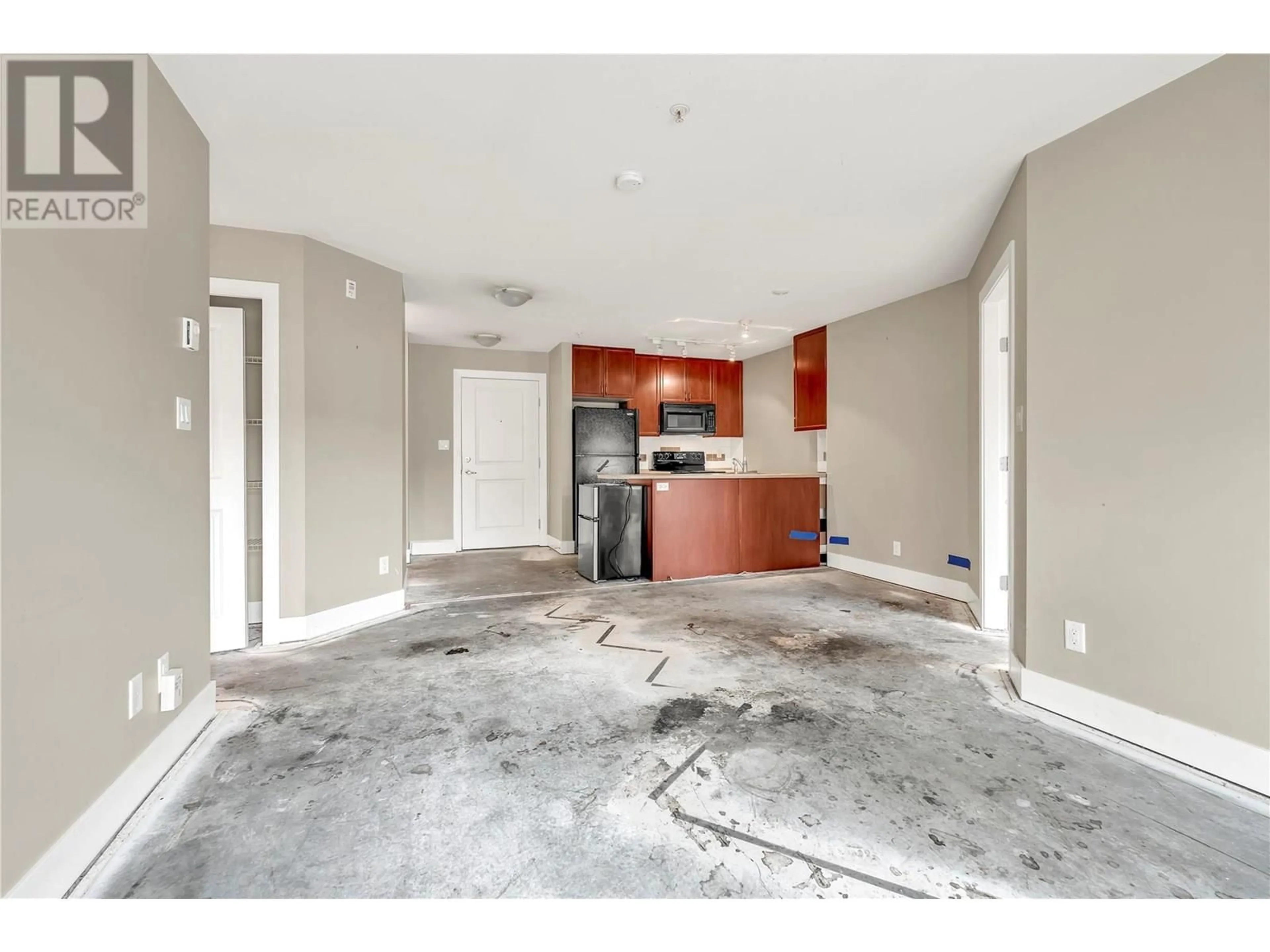 Open concept kitchen, unknown for 108 - 246 HASTINGS AVENUE, Penticton British Columbia V2A2V6