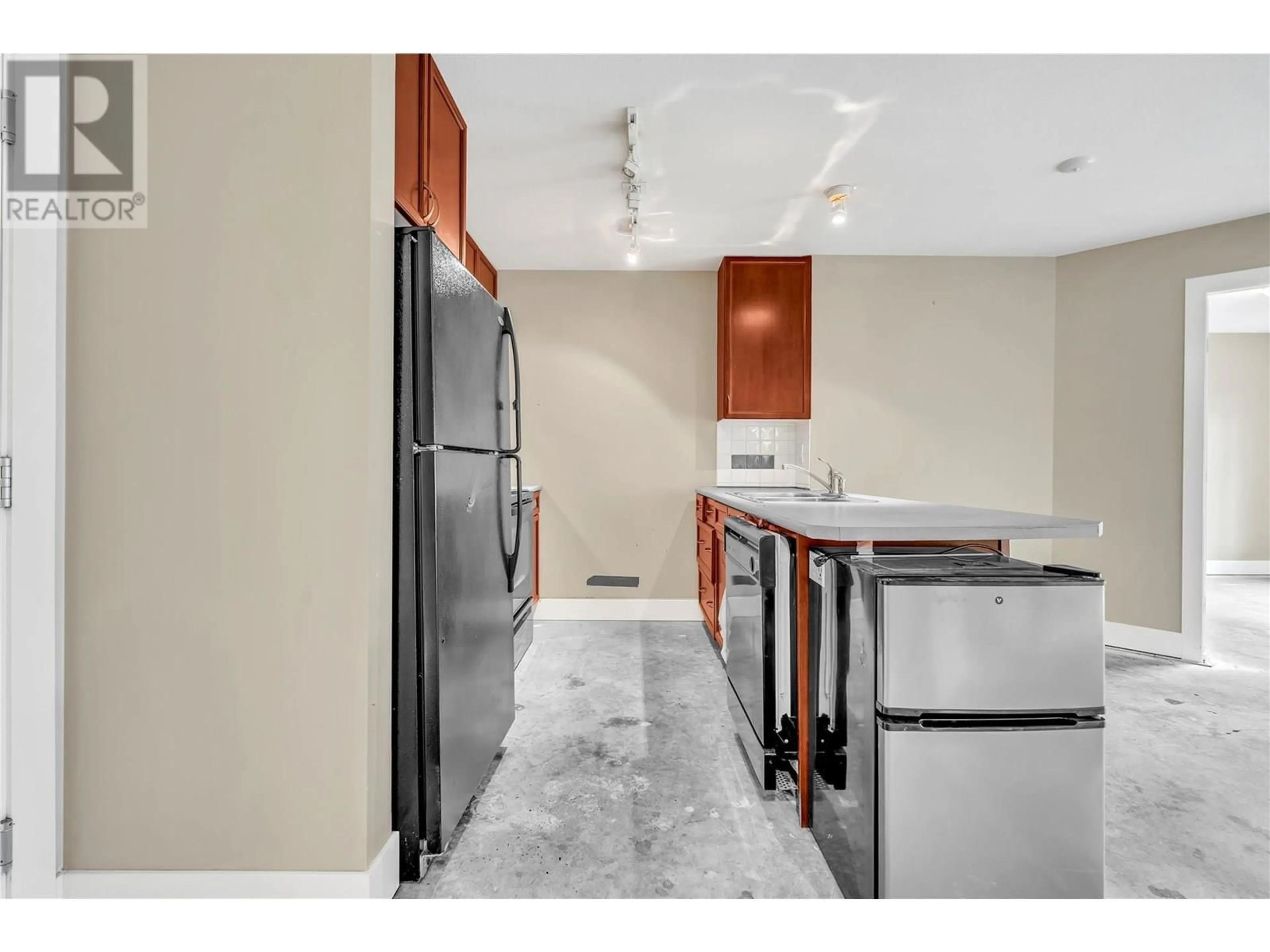 Unknown for 108 - 246 HASTINGS AVENUE, Penticton British Columbia V2A2V6