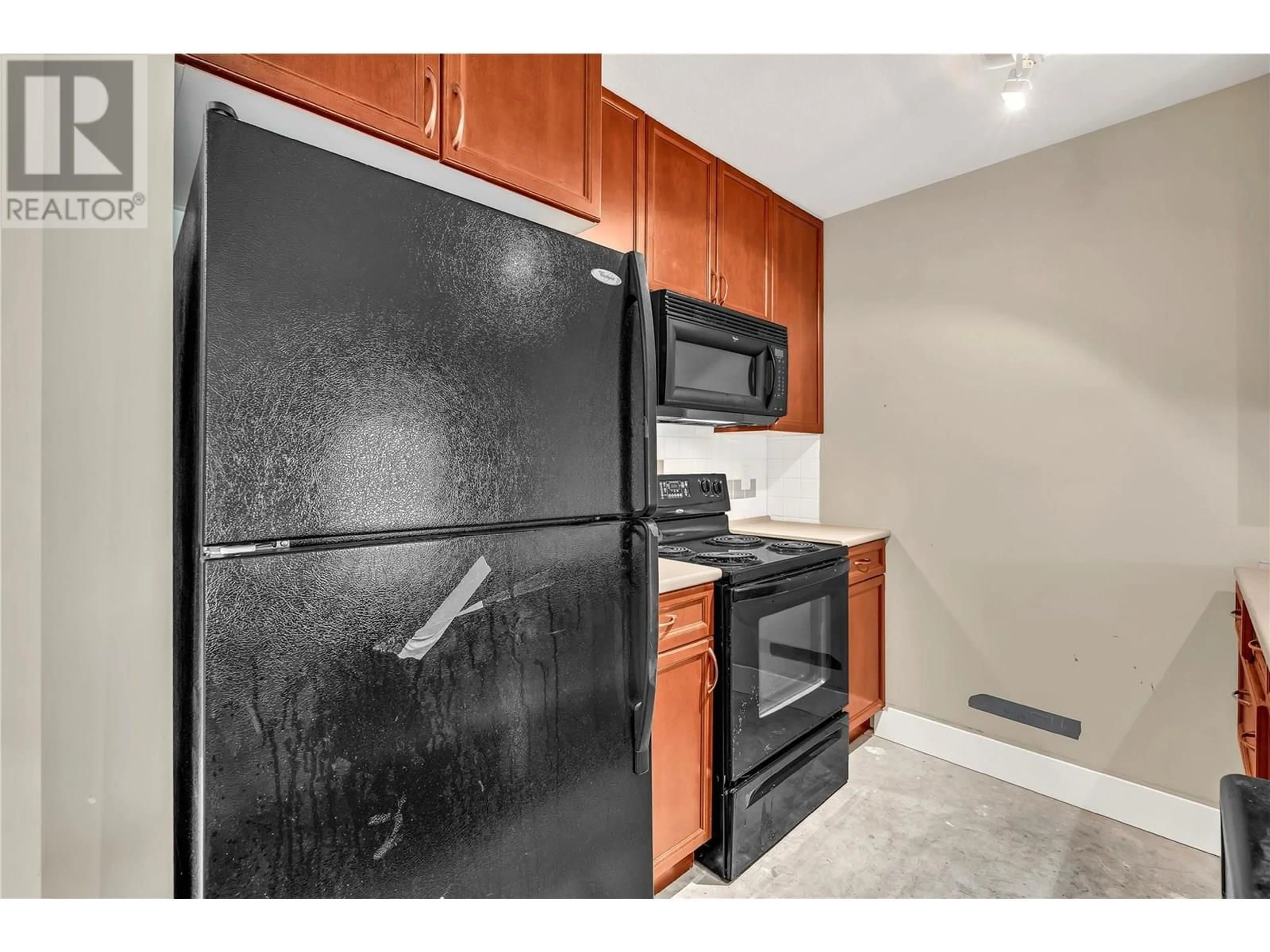 Standard kitchen, unknown for 108 - 246 HASTINGS AVENUE, Penticton British Columbia V2A2V6