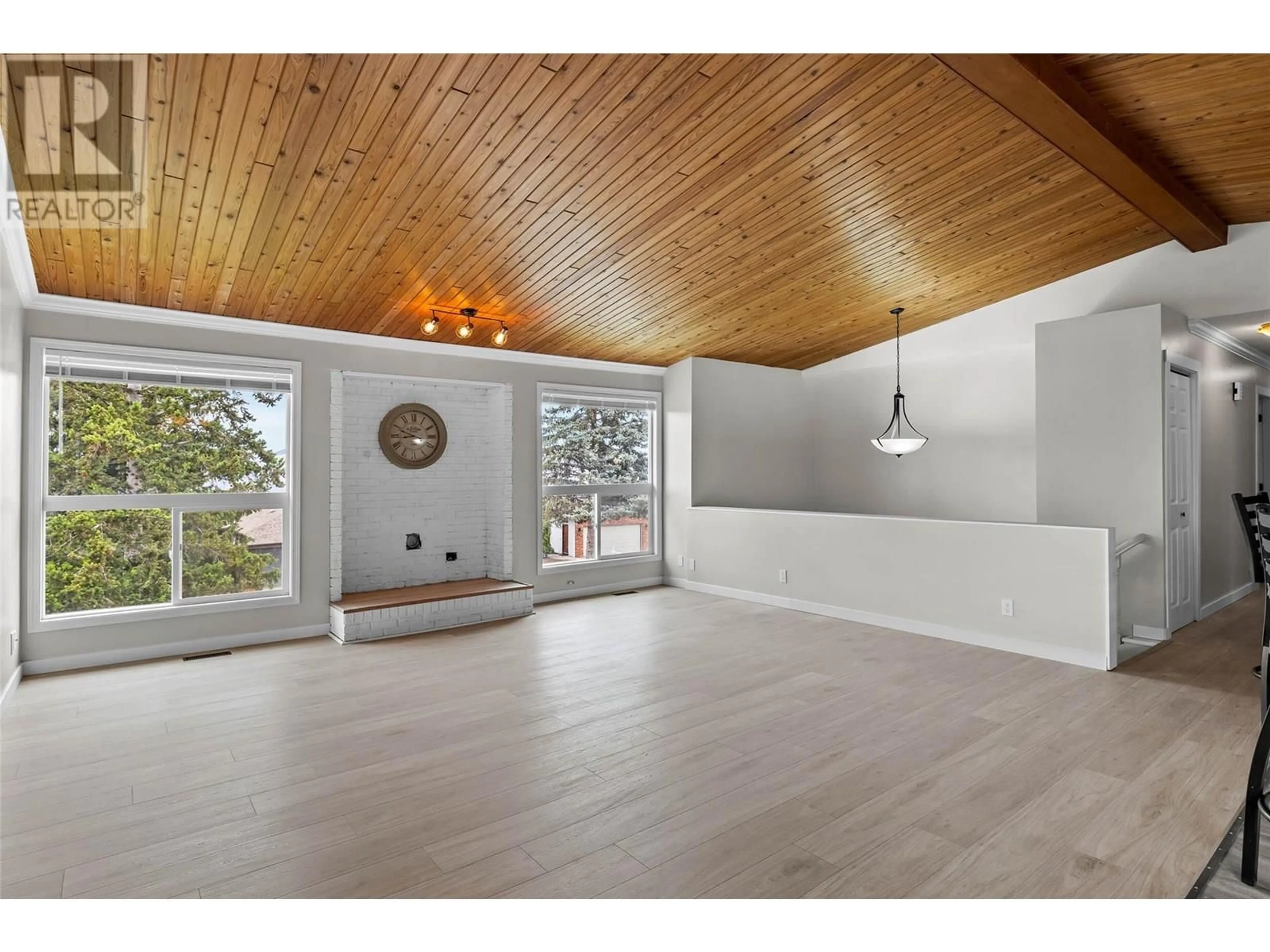 Unknown for 403 GLENEAGLES DRIVE, Kamloops British Columbia V2E1Y4