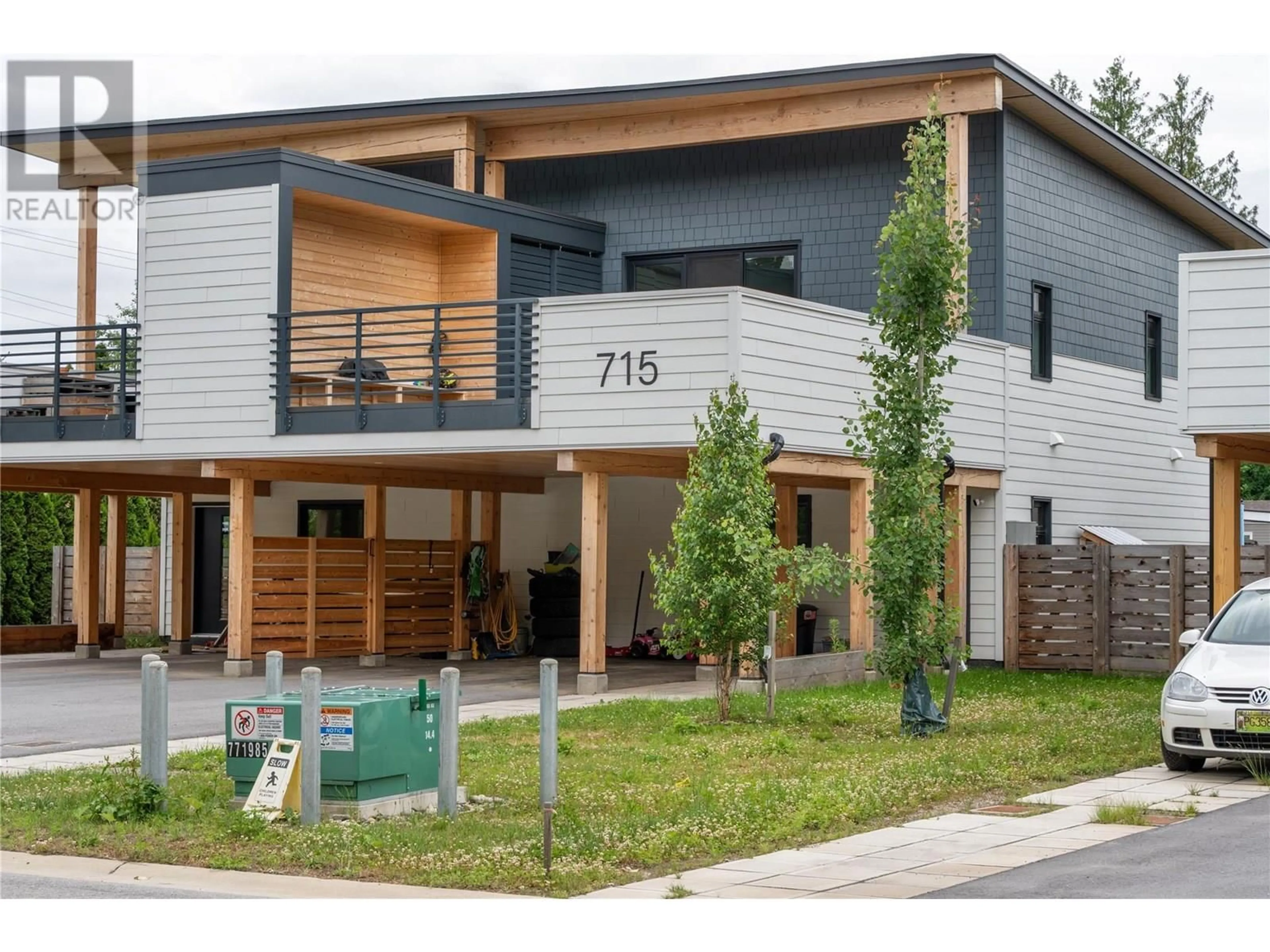Home with vinyl exterior material, unknown for 715 OLYNYK ROAD, Revelstoke British Columbia V0E2S0
