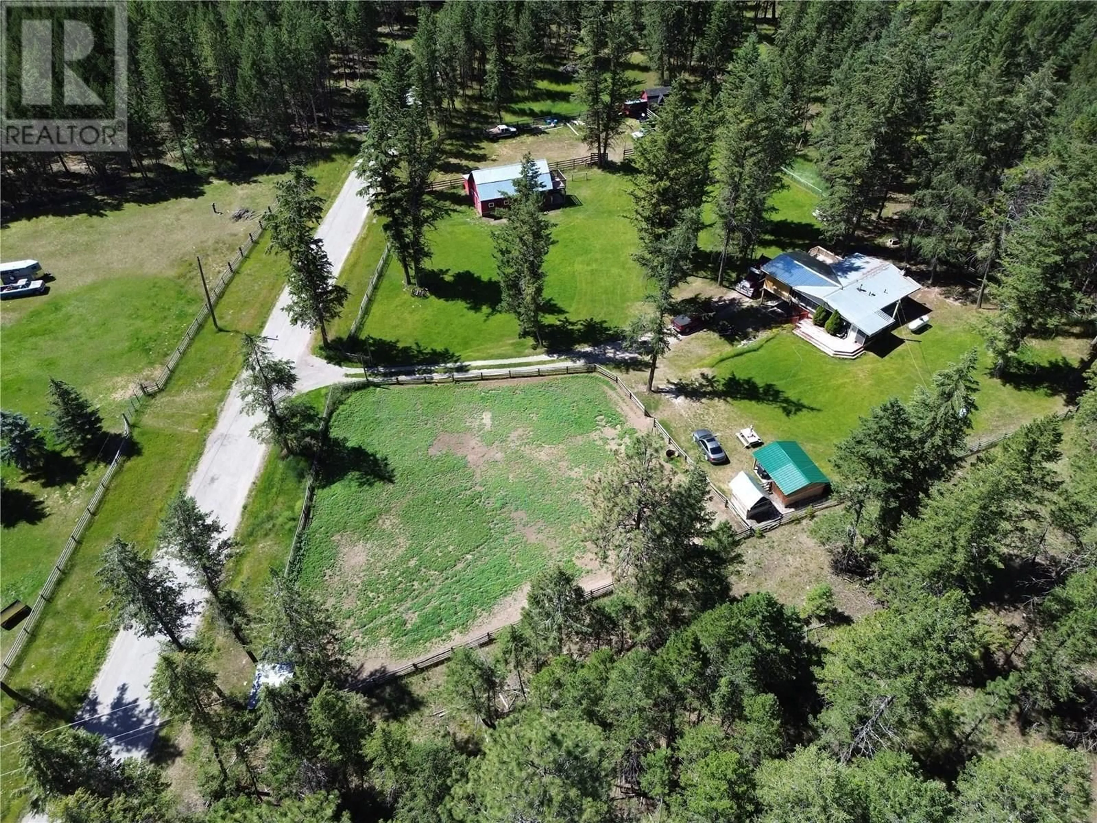 A pic from outside/outdoor area/front of a property/back of a property/a pic from drone, unknown for 3481 ISLAND POND ROAD ROAD, Skookumchuck British Columbia V0B2E0