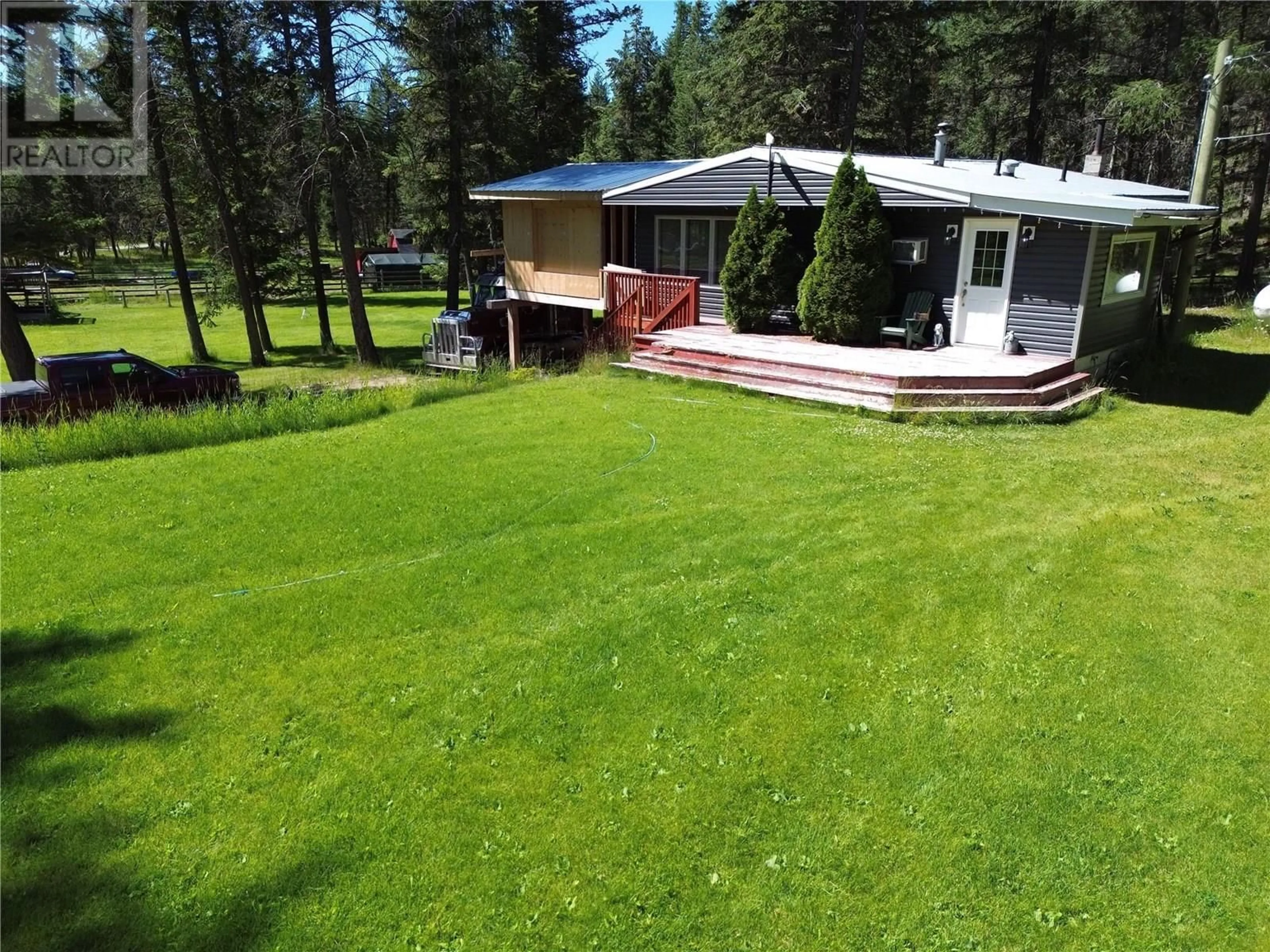 A pic from outside/outdoor area/front of a property/back of a property/a pic from drone, water/lake/river/ocean view for 3481 ISLAND POND ROAD ROAD, Skookumchuck British Columbia V0B2E0