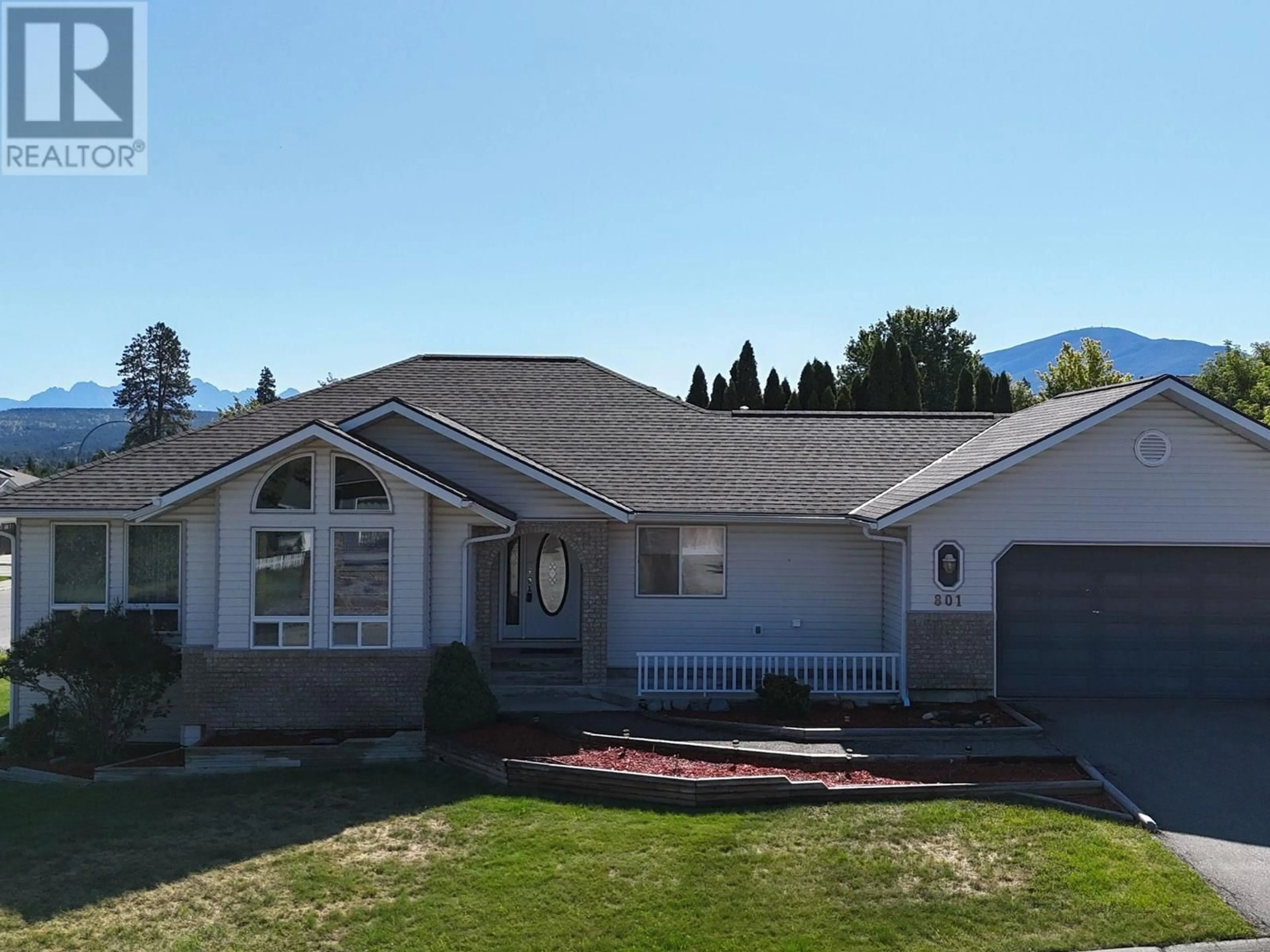 Home with vinyl exterior material, mountain view for 801 16TH STREET SOUTH, Cranbrook British Columbia V1C5N9