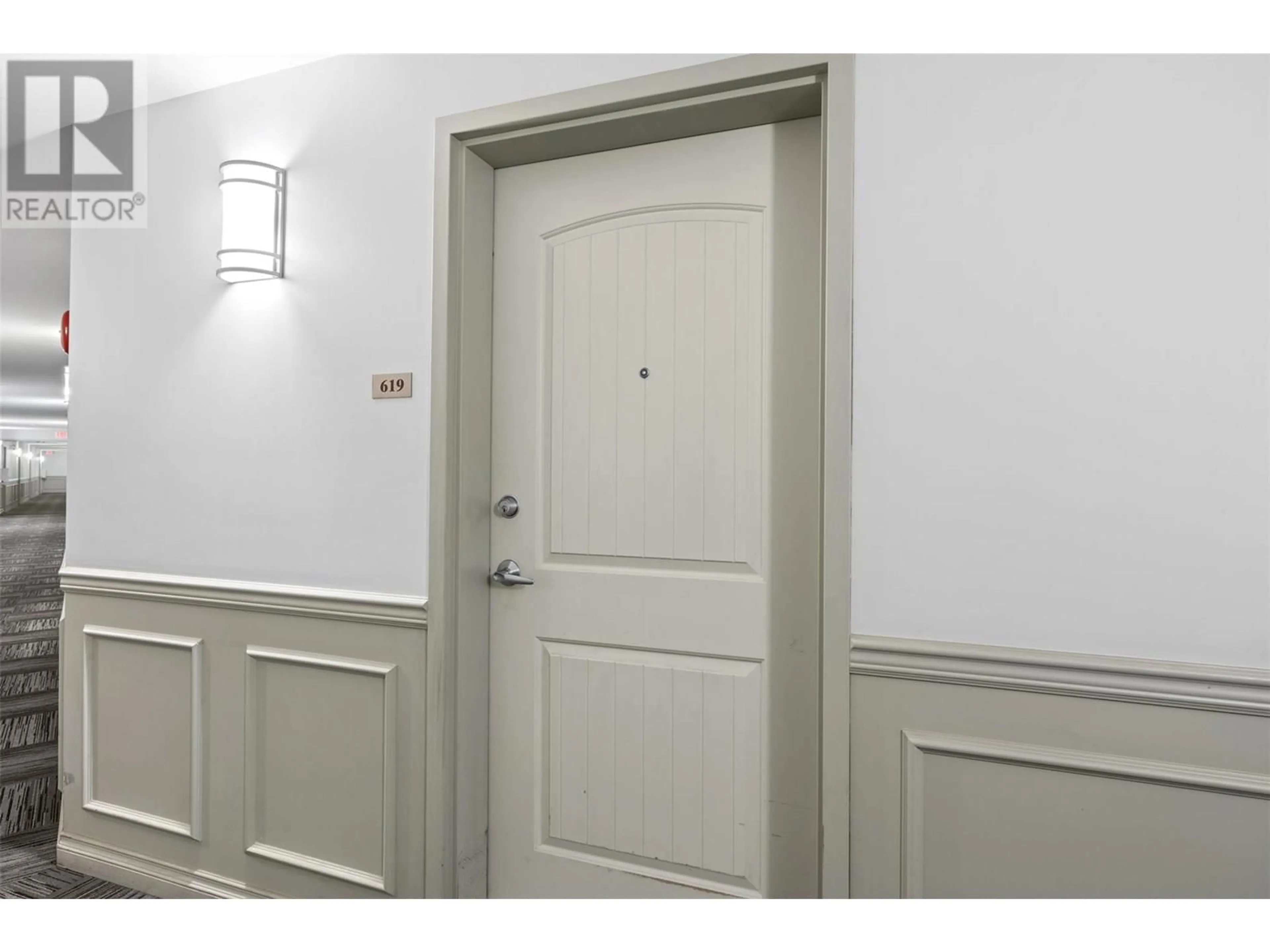 Indoor entryway for 619 - 689 TRANQUILLE ROAD, Kamloops British Columbia V2B0C7