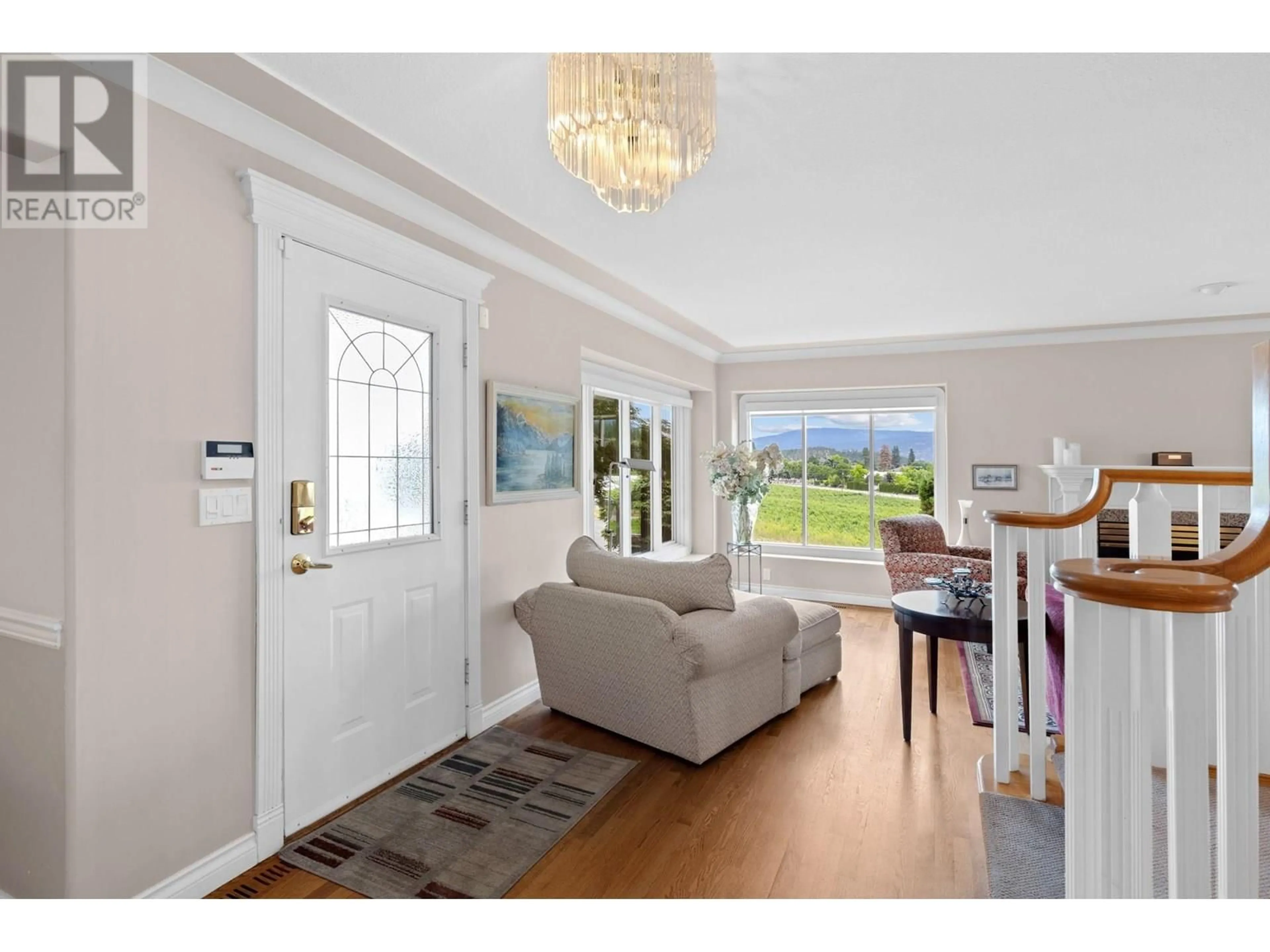 Indoor entryway for 2431 SILVER PLACE, Kelowna British Columbia V1V1M9