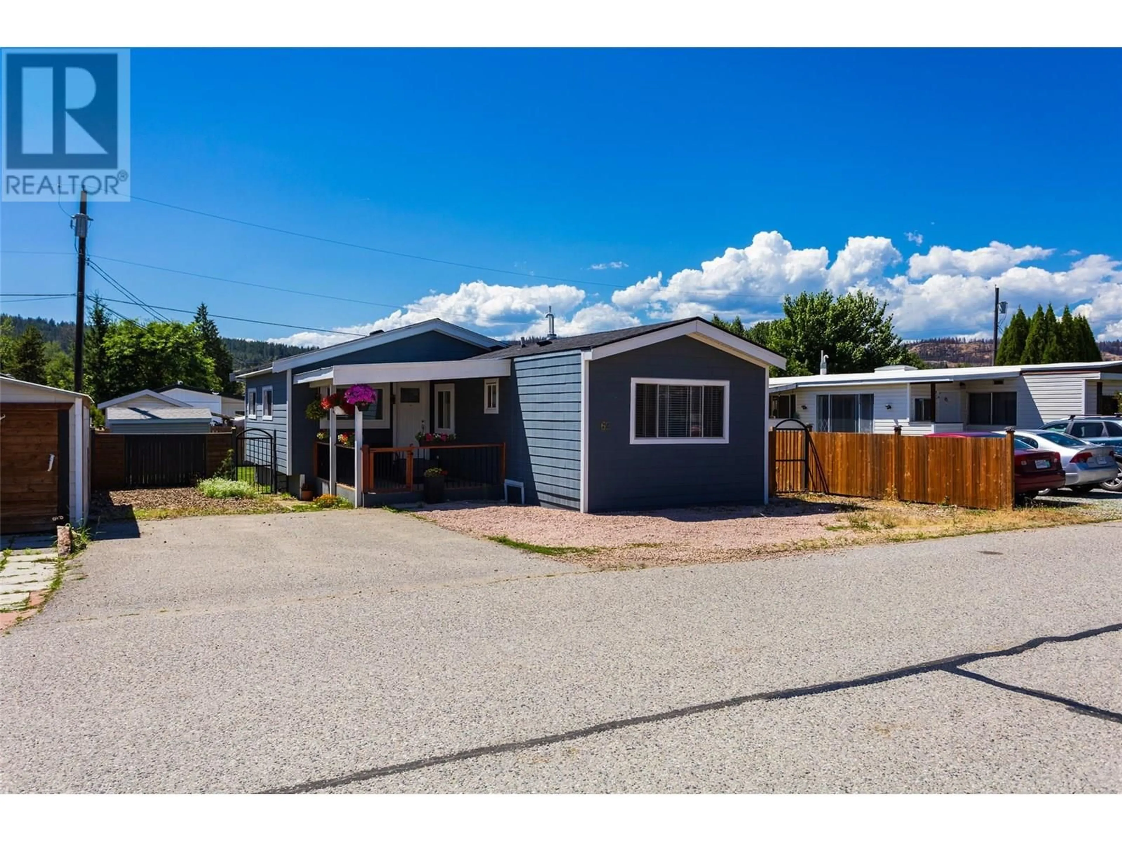 Home with vinyl exterior material, street for 62 - 720 COMMONWEALTH ROAD, Lake Country British Columbia V4V1R6